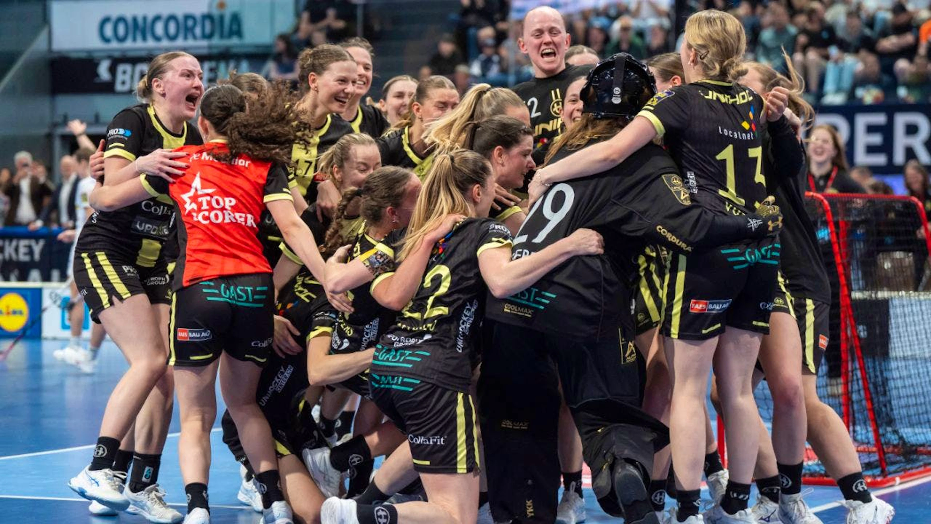 Auch die Frauen von Bern-Burgdorf feiern den ersten Meistertitel der Vereinshistorie