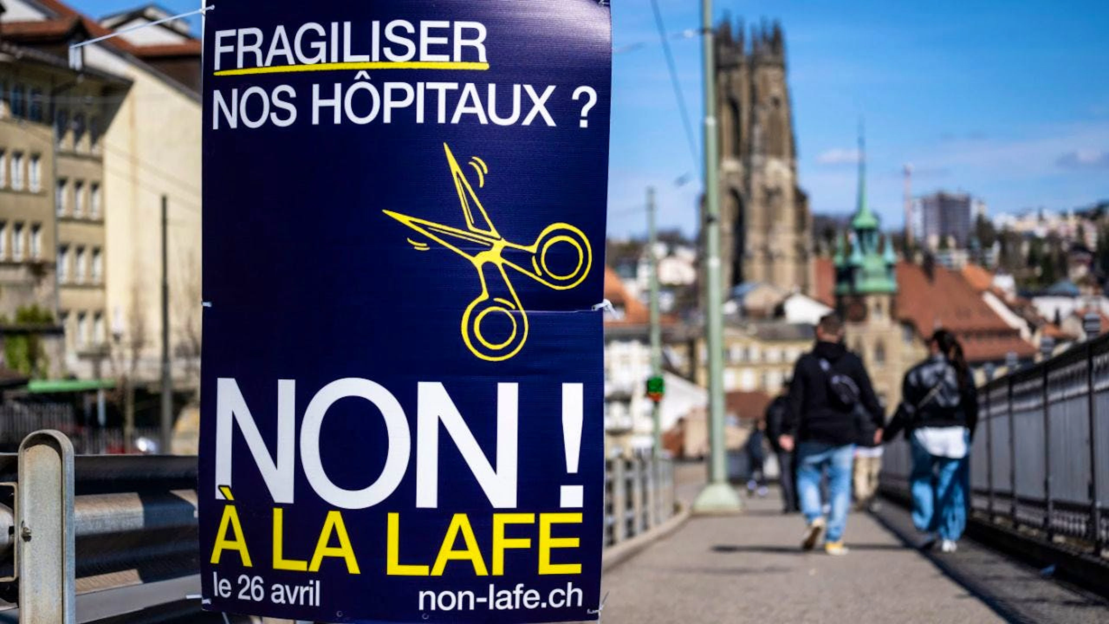 La LAFE était une partie du programme d'assainissement des finances de l'Etat (PAFE), qui prévoit 85 mesures pour 405 millions de francs d’améliorations budgétaires entre 2026 et 2028.