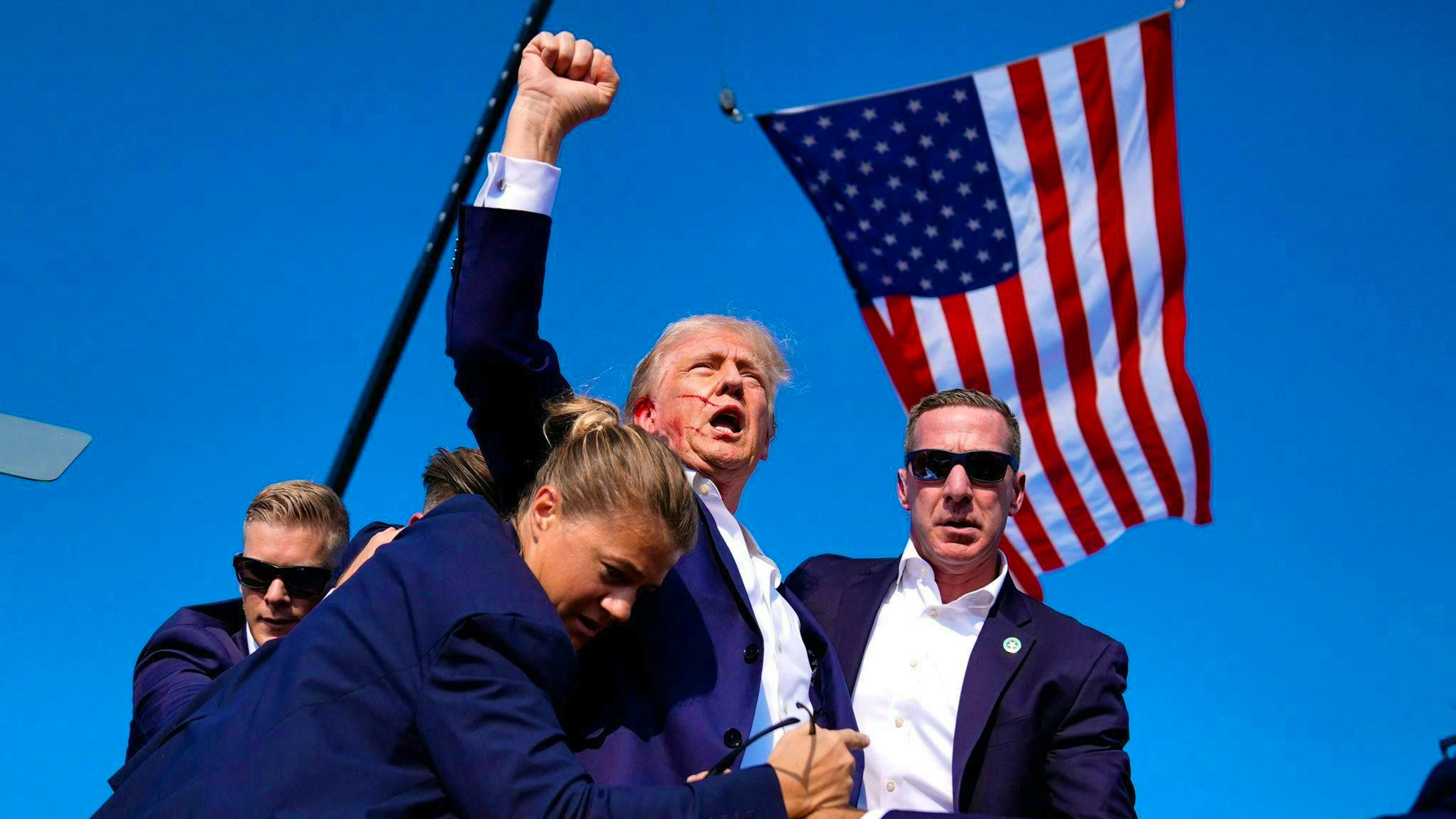 Trump triumphant after the failed assassination attempt in Butler. (archive picture)