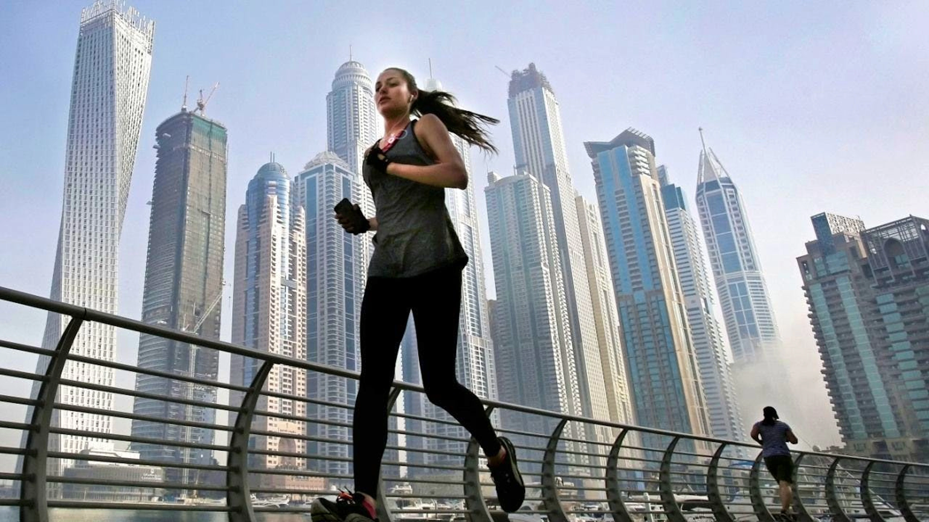 A Dubai c'è anche chi vuole guadagnare in modo facile.