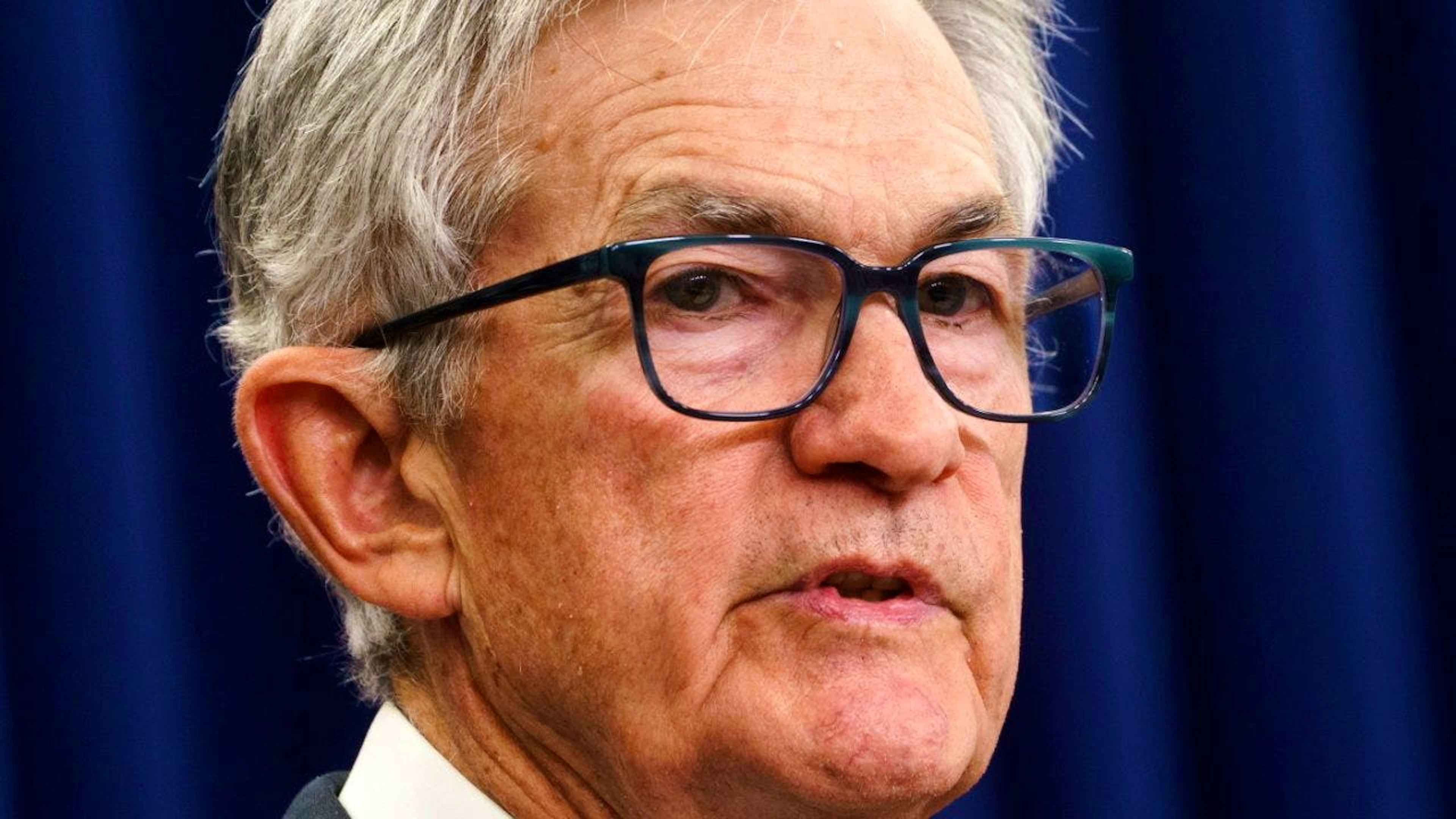 Noch ist Jerome Powell Chef der US-Notenbank. Experten befürchten, dass diese mit der Bestätigung des von US-Präsident Donald Trump vorgeschlagenen Kandidaten Kevin Warsh an Unabhängigkeit und damit Glaubwürdigkeit verlieren wird. (Archivbild)