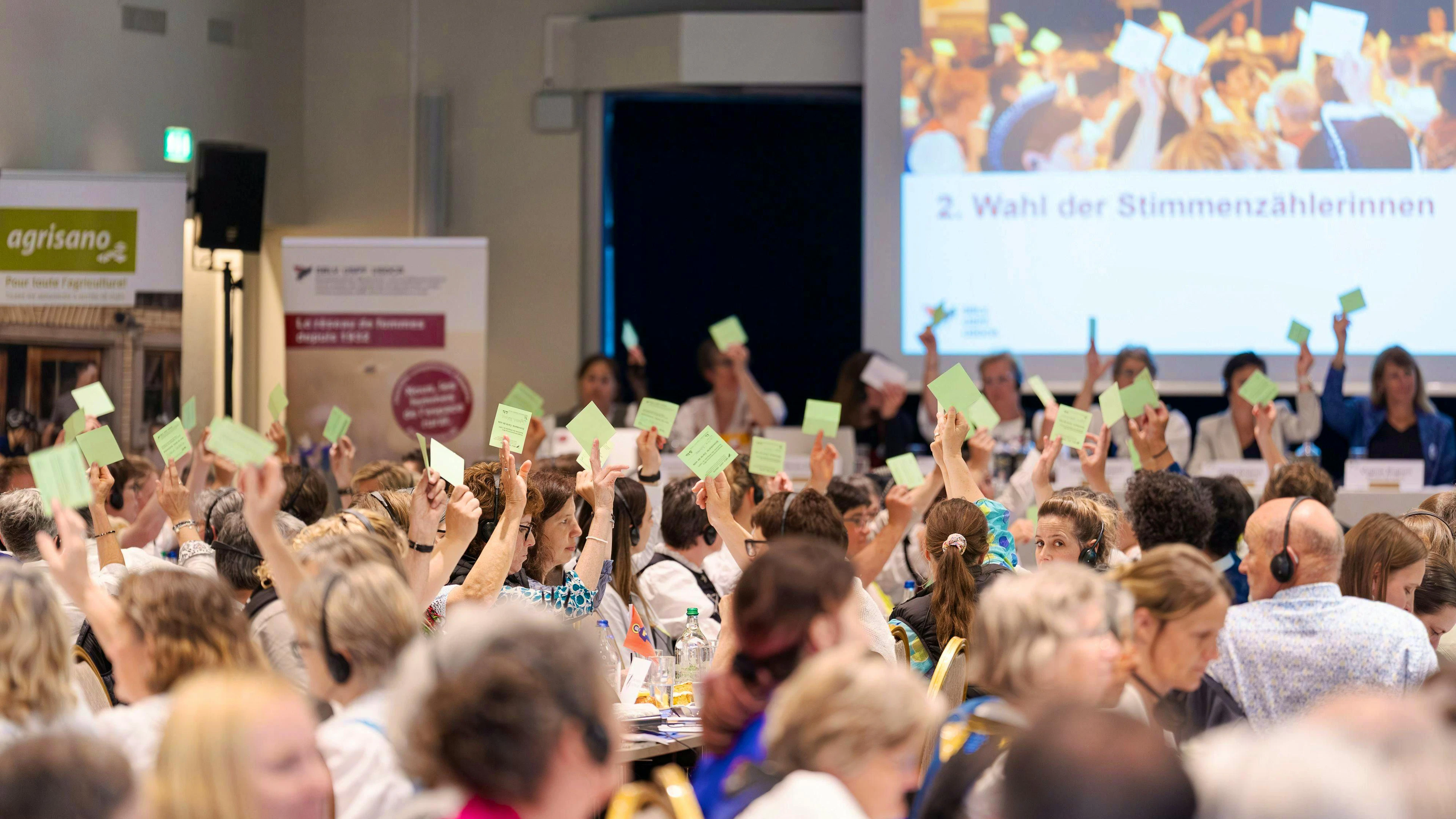 No voting slogan on the SVP initiative was adopted.