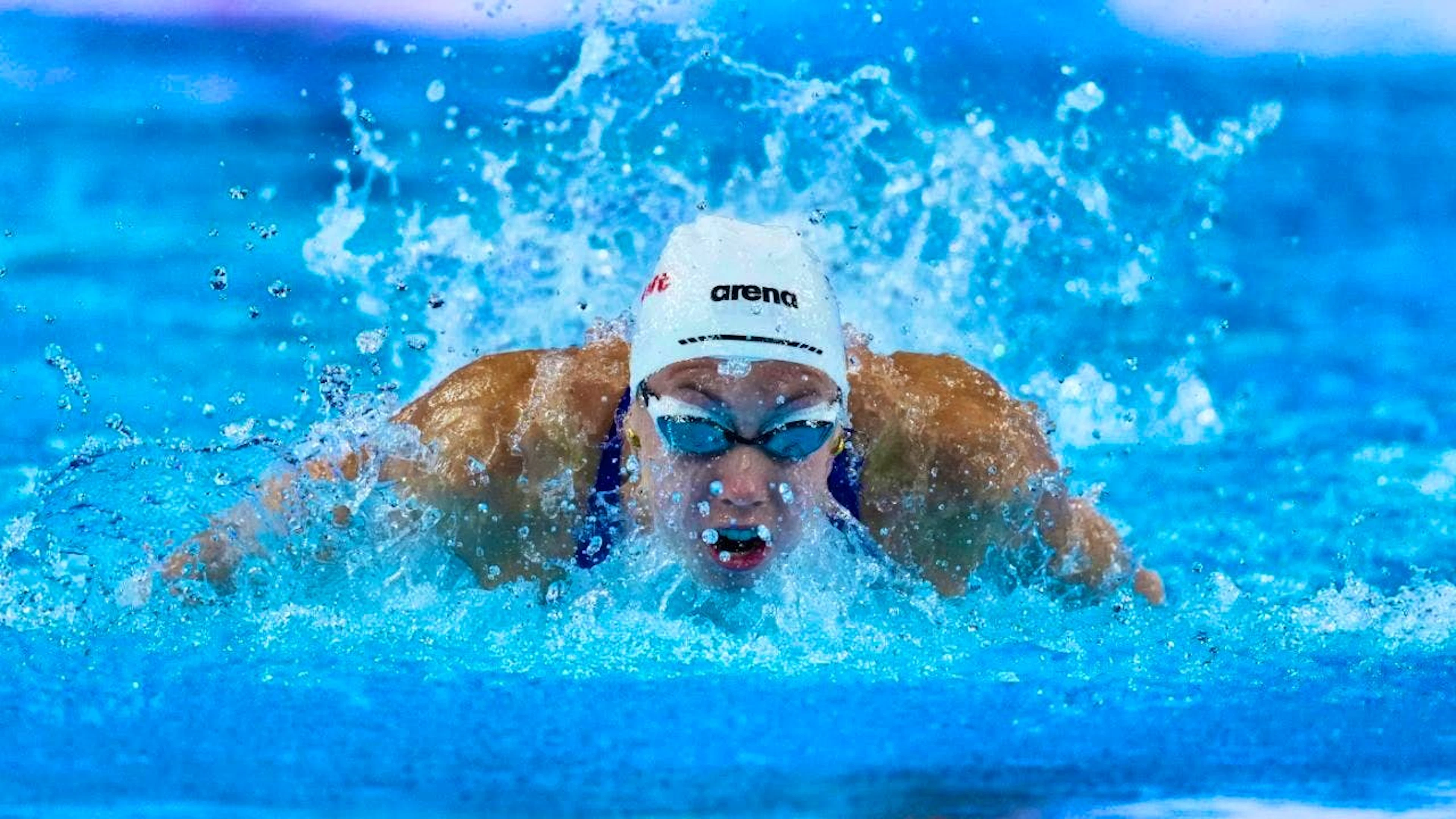 Gretchen Walsh breaks the 100m dolphin world record for the third time in a year