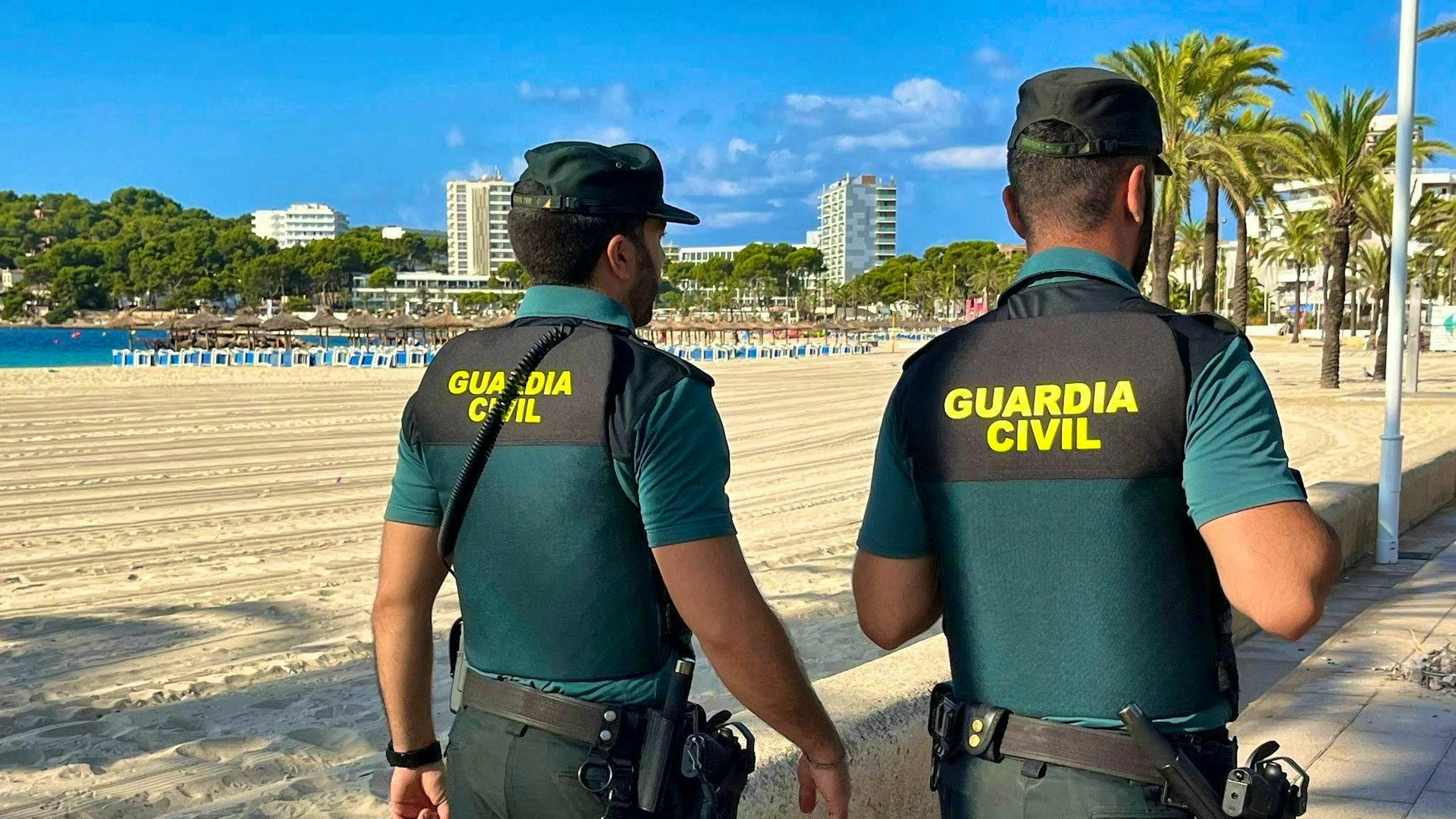 Officers of the Spanish Guardia Civil (archive photo)