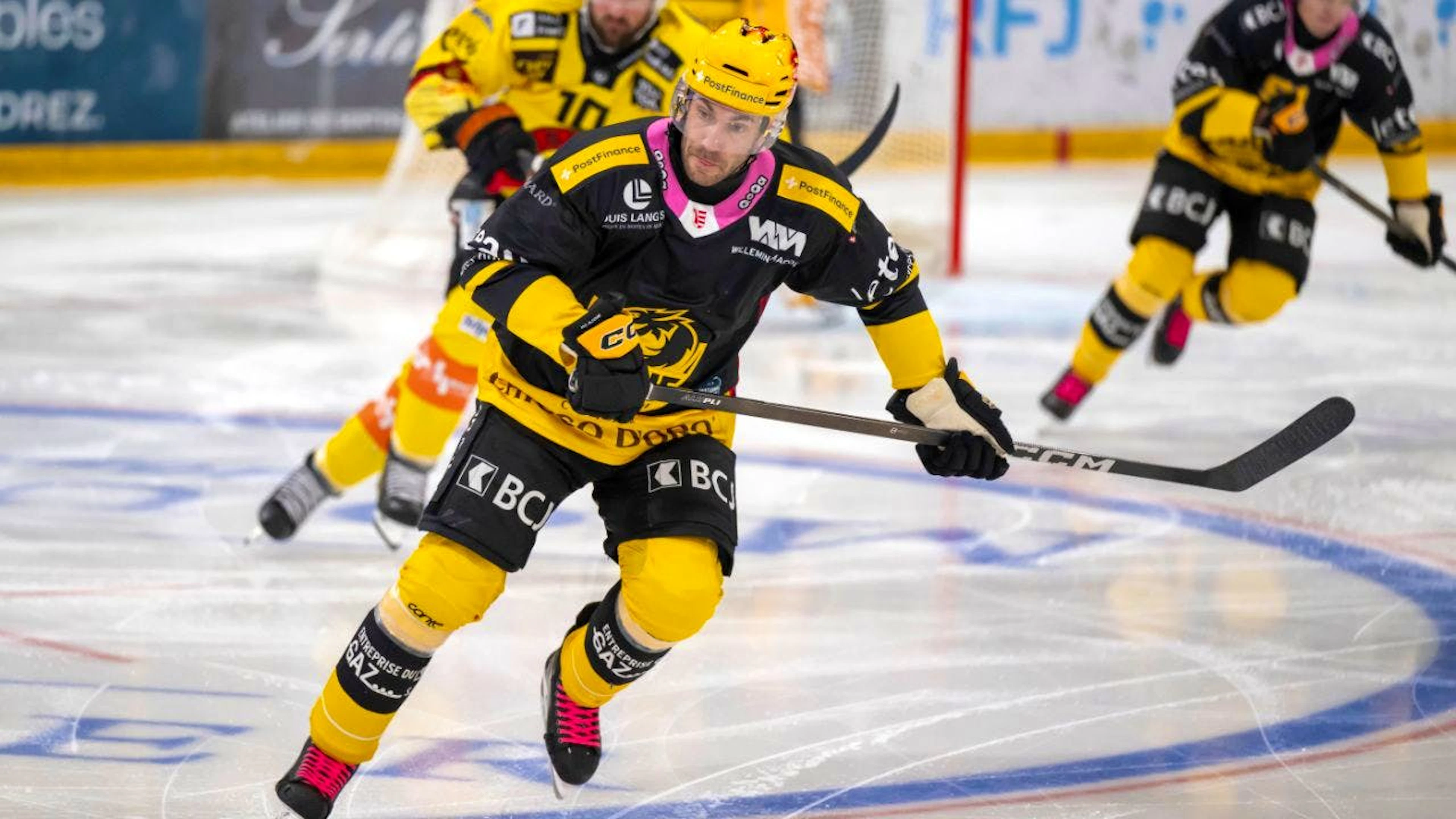 Philip-Michaël Devos trägt seit Herbst 2015 das Dress des HC Ajoie