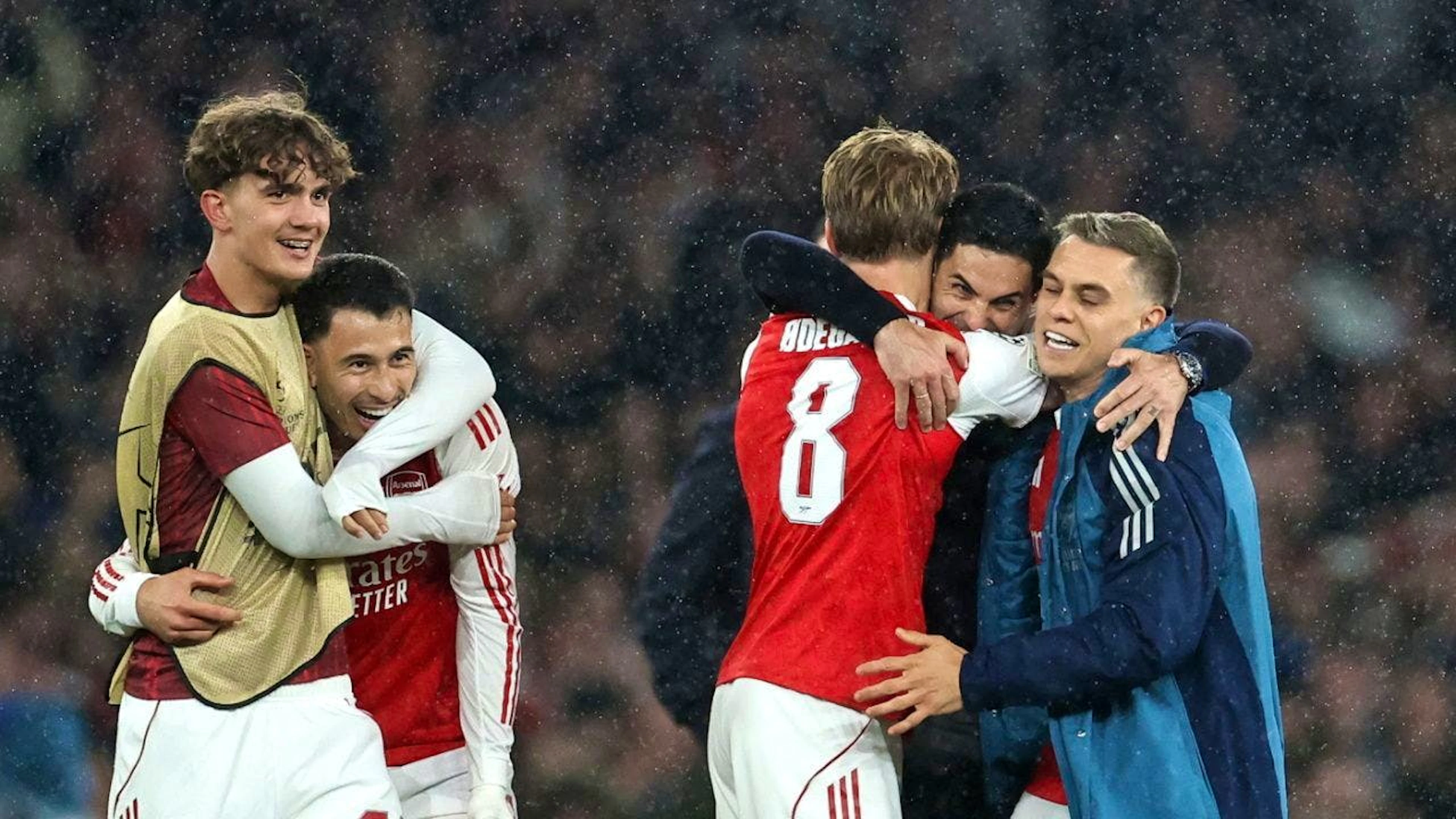Grosser Jubel bei Arsenal nach dem Einzug in den Final der Champions League
