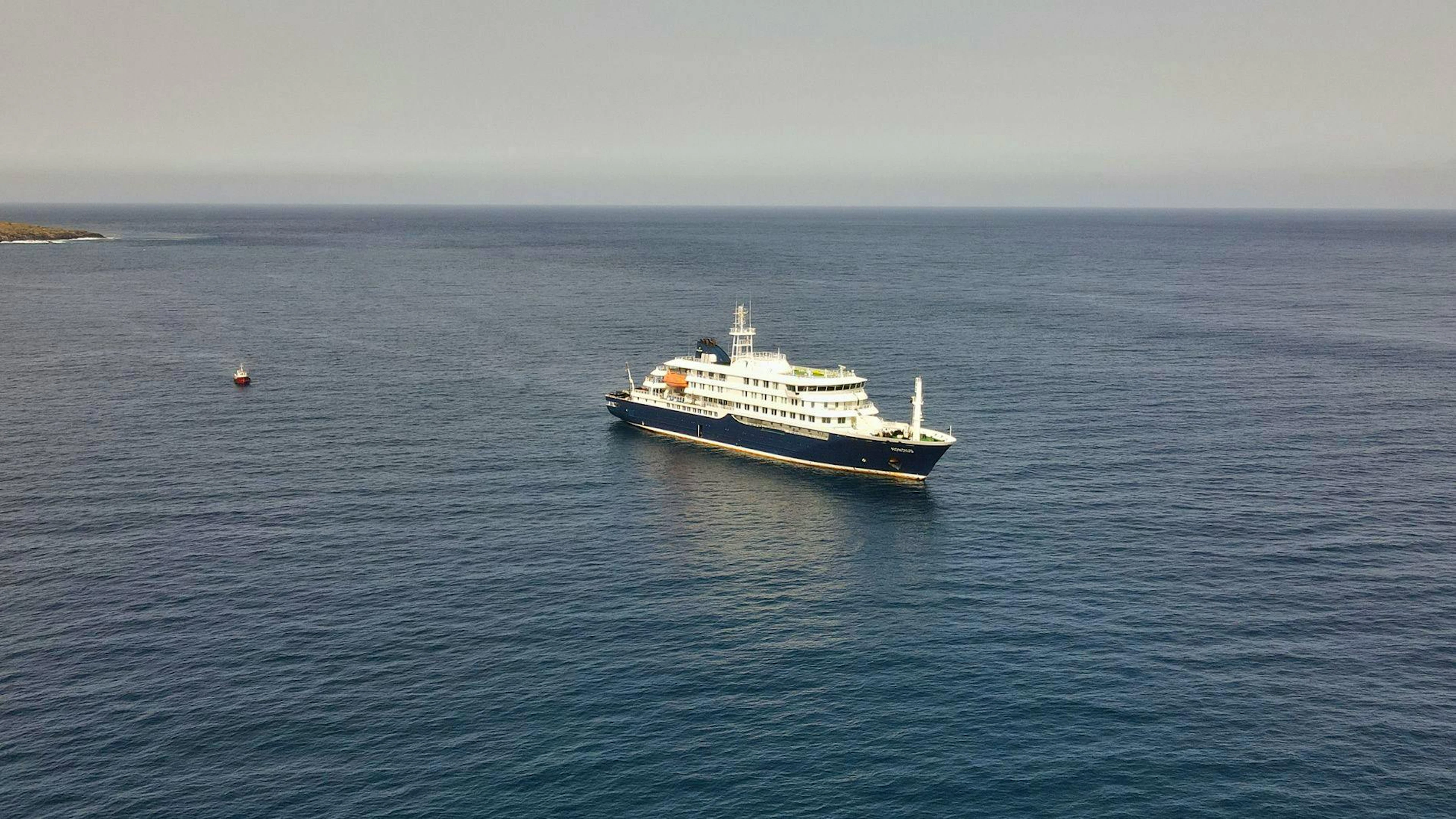 Das niederländische Kreuzfahrtschiff «Hondius» am Dienstag im Atlantik vor den Kapverden.