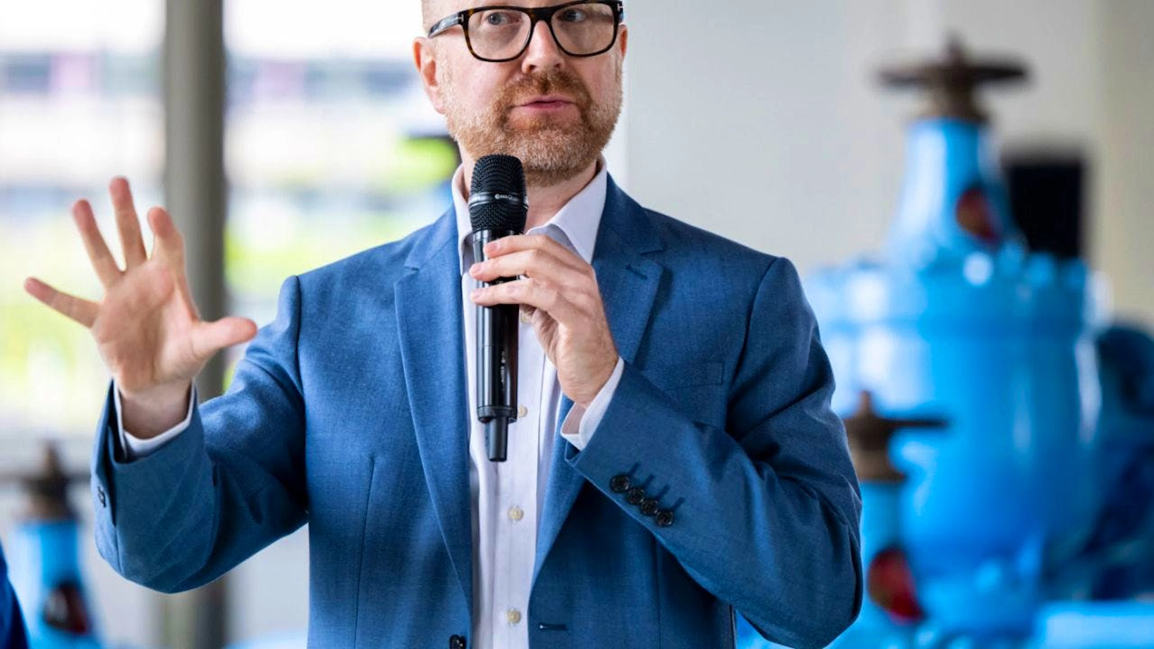 Alain Perroux, nouveau directeur du Grand Théâtre de Genève, a présenté mercredi sa première saison avec comme fil rouge l'invitation au voyage.