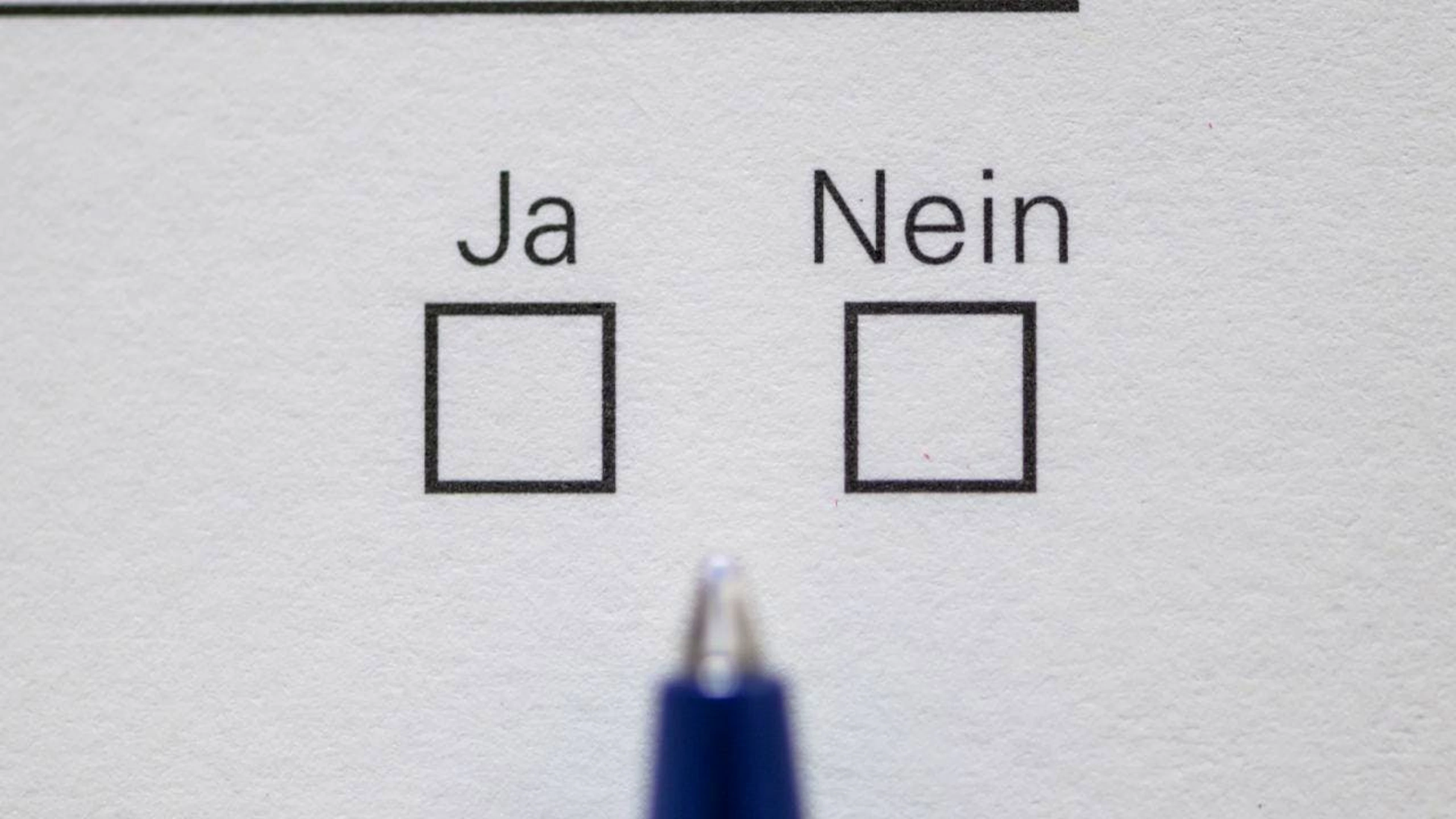 Secondo YouGov attualmente si assiste a un testa a testa tra favorevoli e contrari per i due oggetti su cui il popolo si esprimerà il 14 giugno (immagine simbolica)