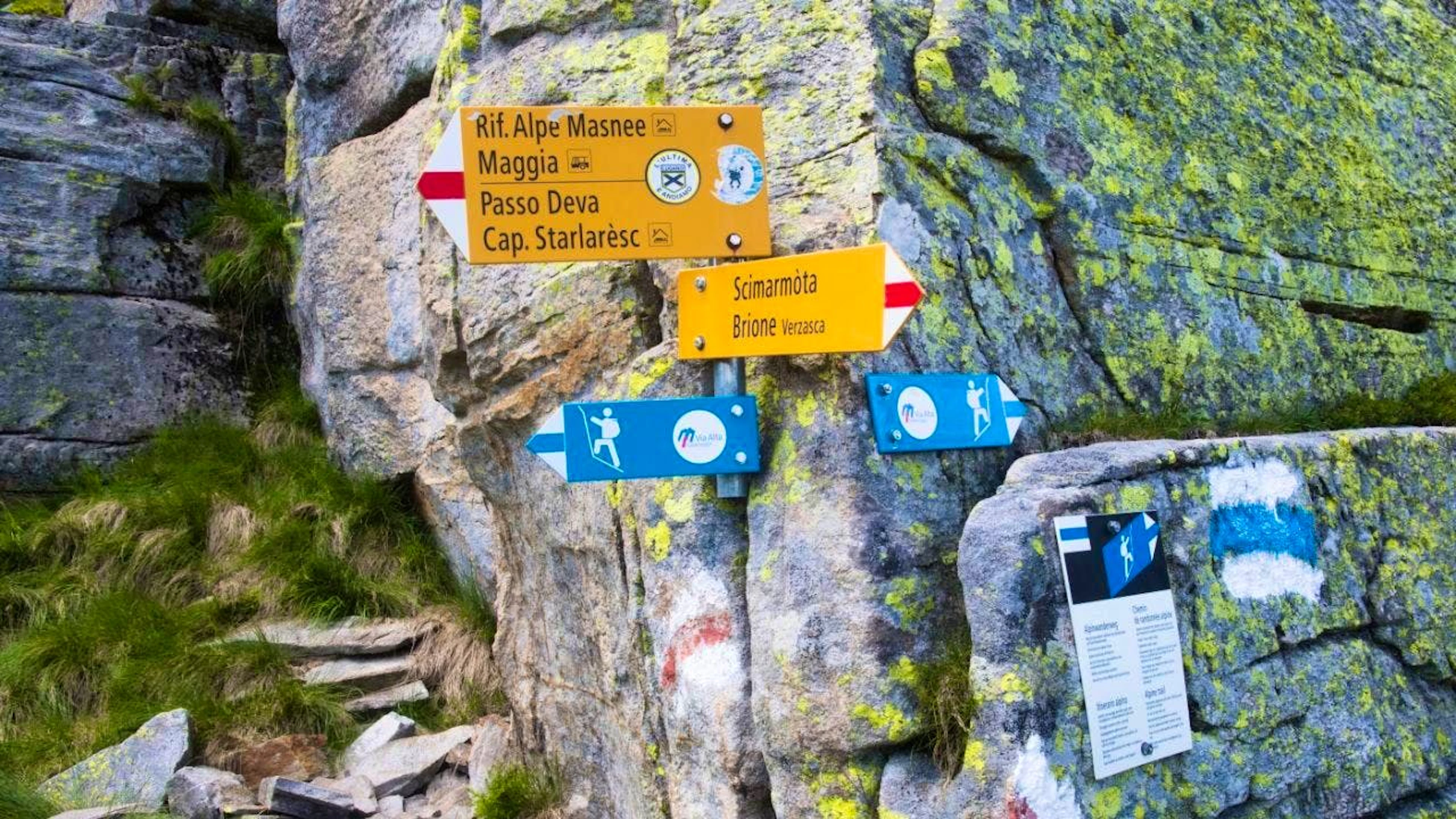 According to the Swiss Council for Accident Prevention, a head for heights is an important prerequisite for hiking in the mountains. (symbolic image)