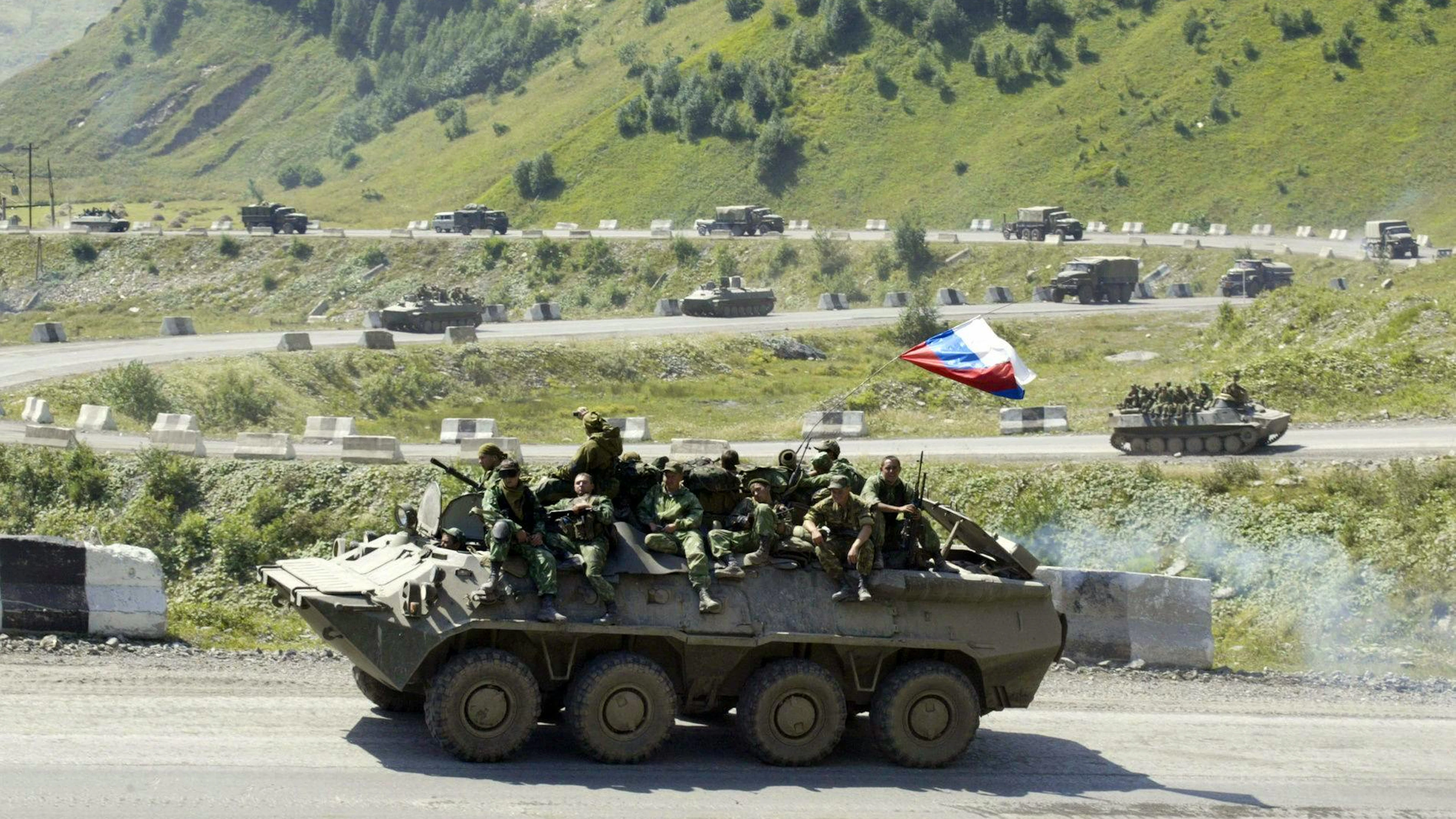 Russische Soldaten am 14. August 2008 in Süossetien, das völkerrechtlich zu Georgien gehört. Heute erkennen nur Russland, Nicaragua, Venezuela, Nauru und Syrien die Region als eigenen Staat an.