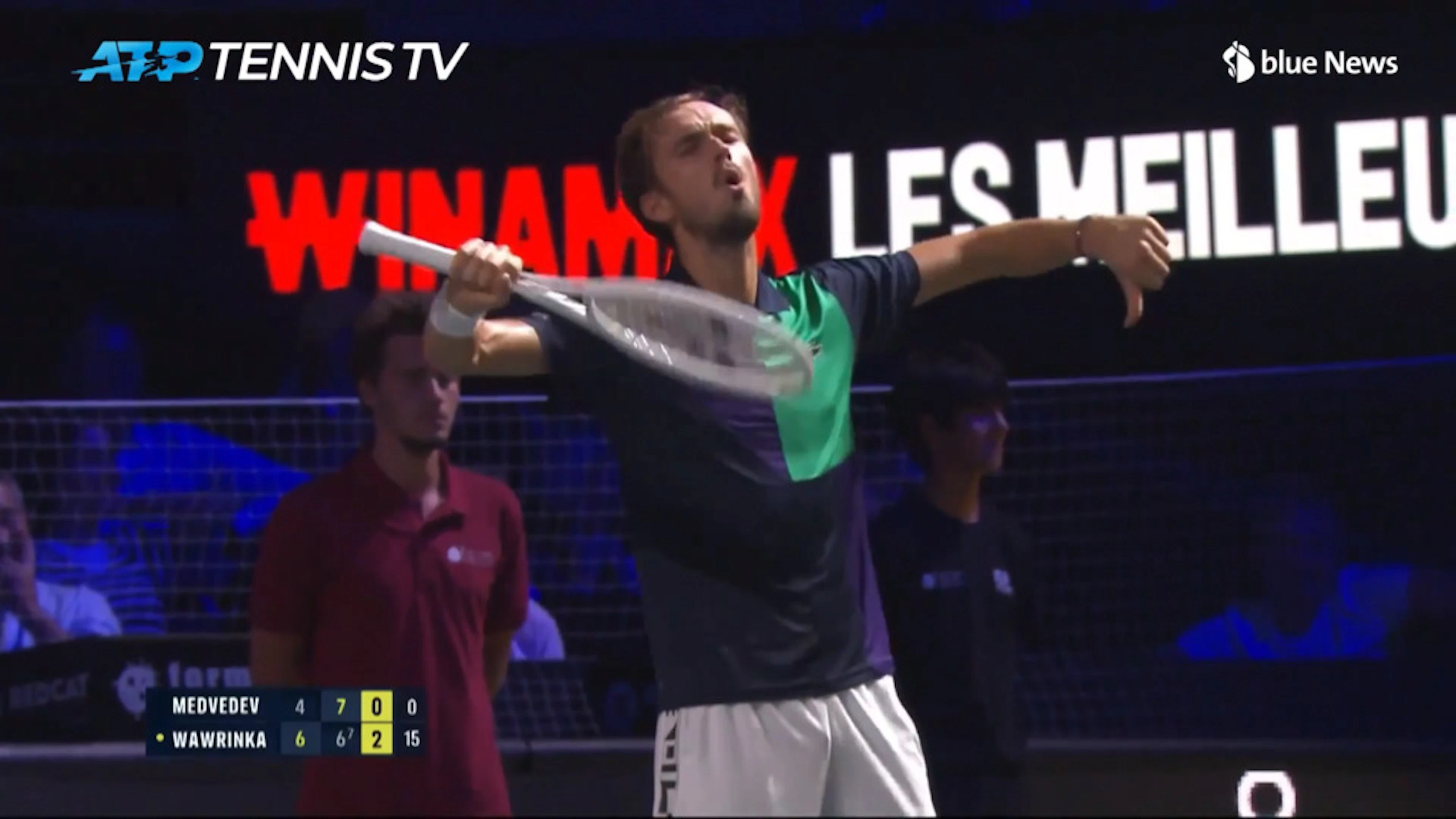 Hué par le public, Medvedev craque face à Wawrinka