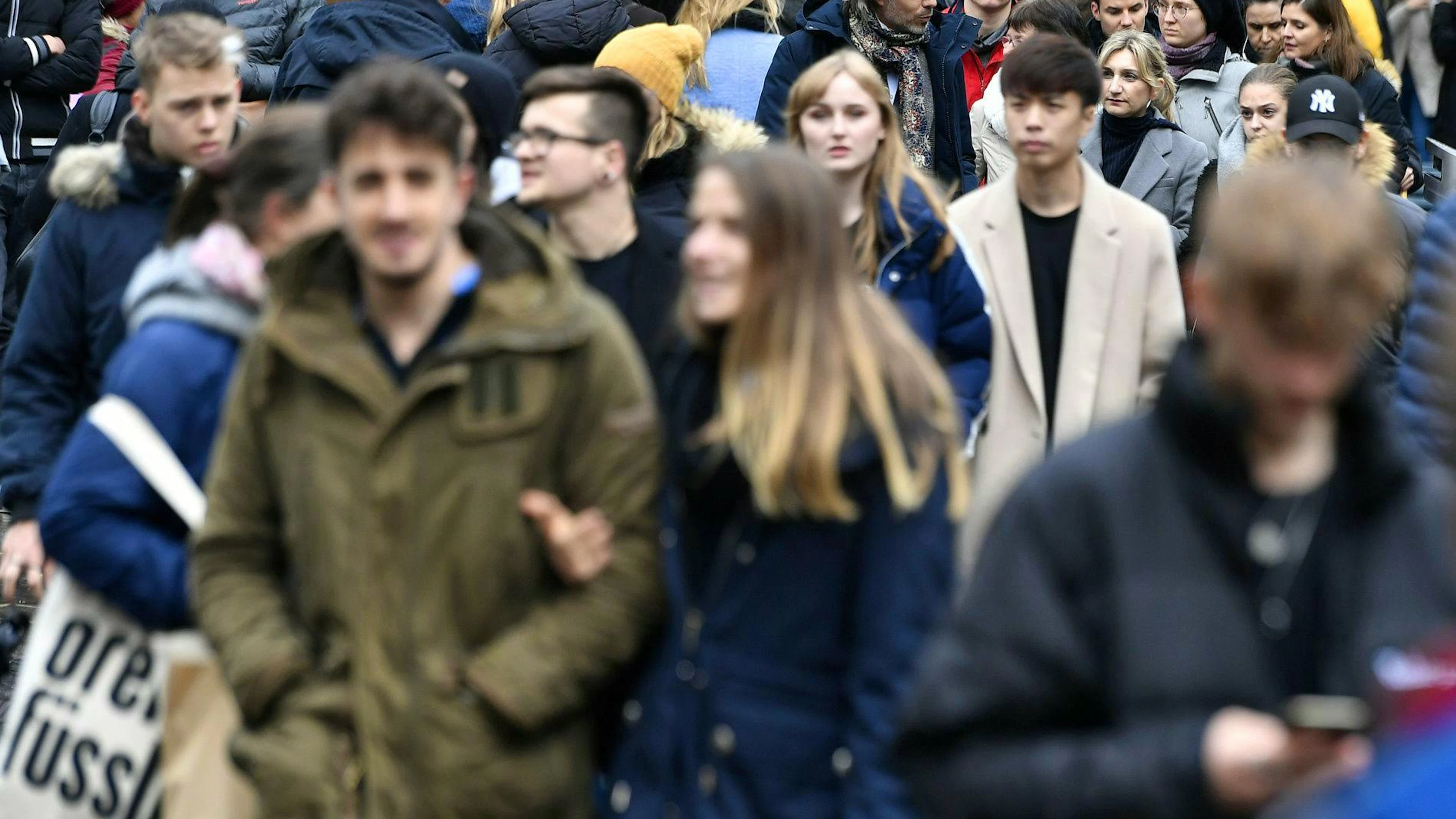 Trendumfrage zeigt Patt bei 10-Millionen-Schweiz-Initiative