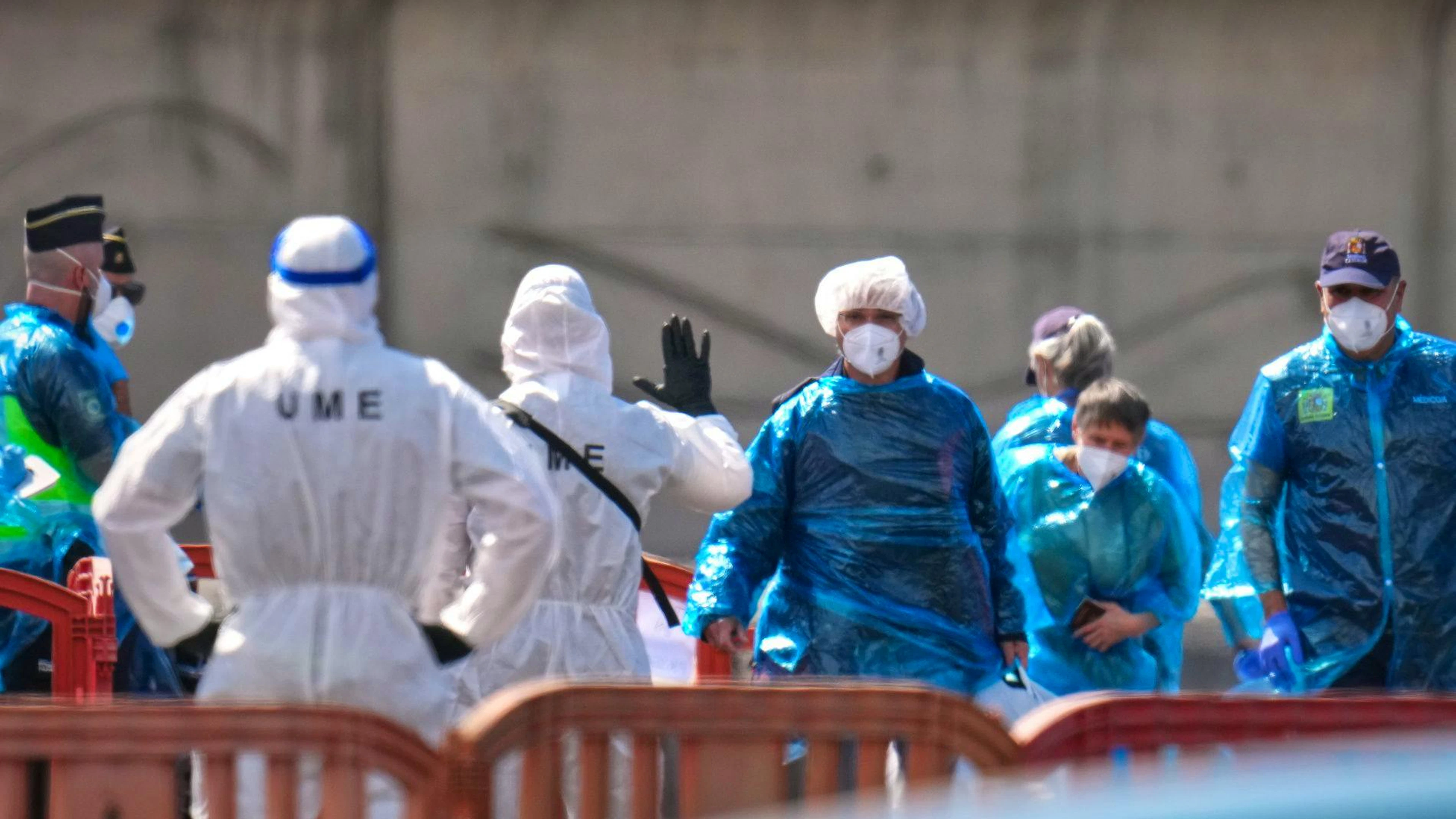 Domenica 10 maggio 2026, i passeggeri sono stati fatti sbarcare dalla nave da crociera MV Hondius, colpita dall'hantavirus, nel porto di Granadilla a Tenerife, nelle Isole Canarie, in Spagna.