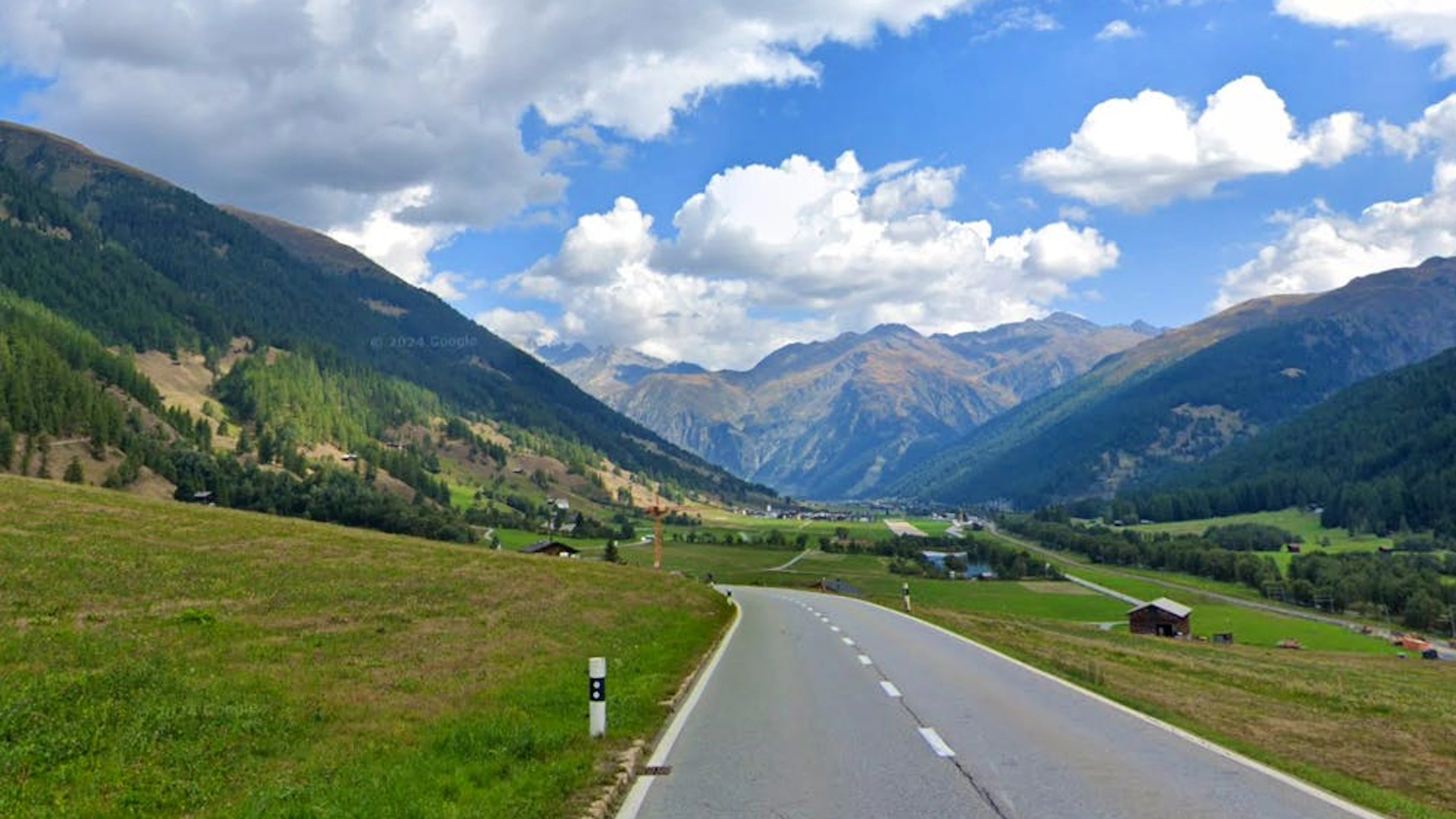 Der Unfall ereignete sich auf der Furkastrasse im Kanton Wallis.