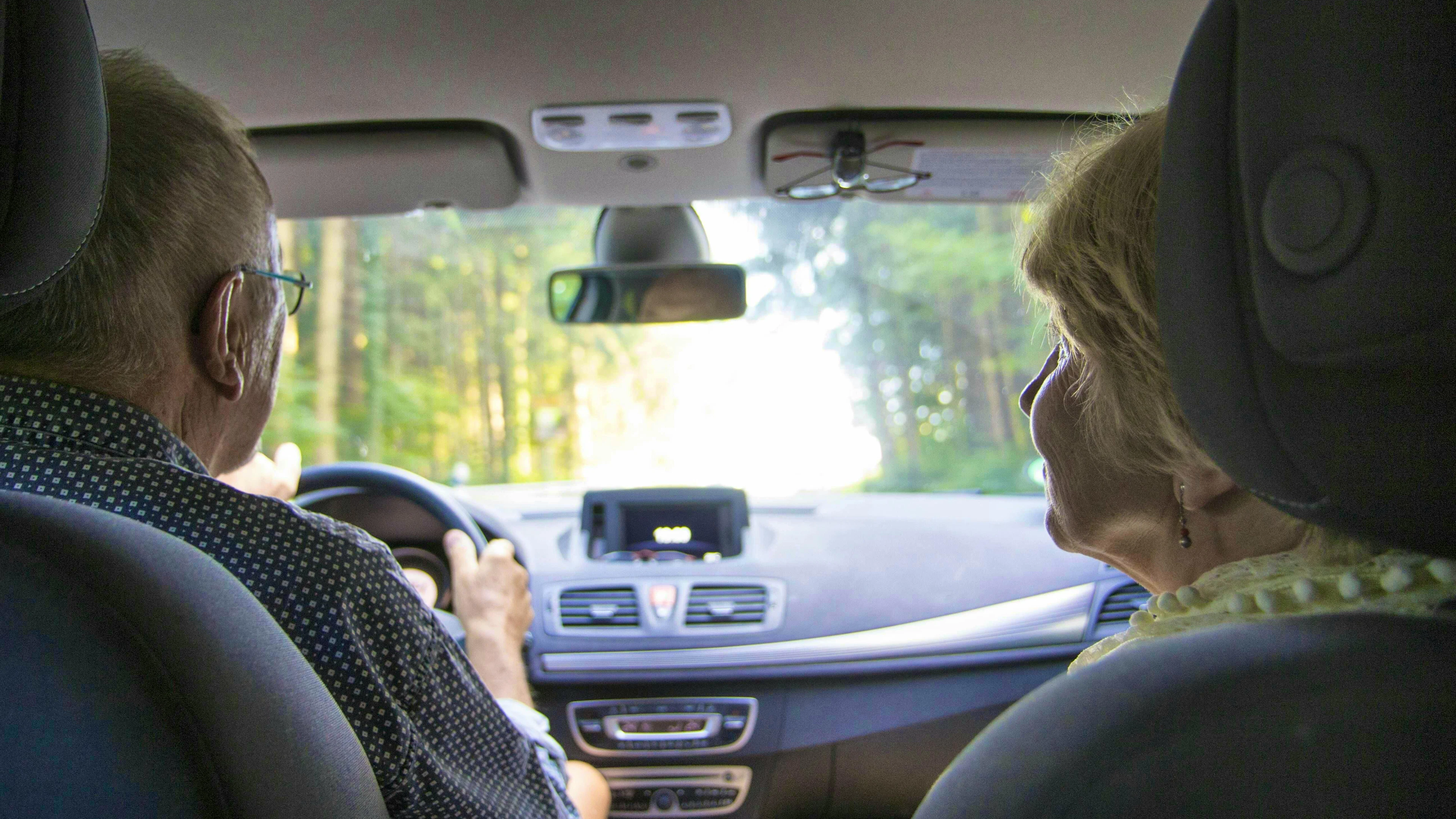 In Switzerland, the assessment of driving fitness for people over 75 or people with cognitive disorders is not regulated uniformly. This is a problem.
