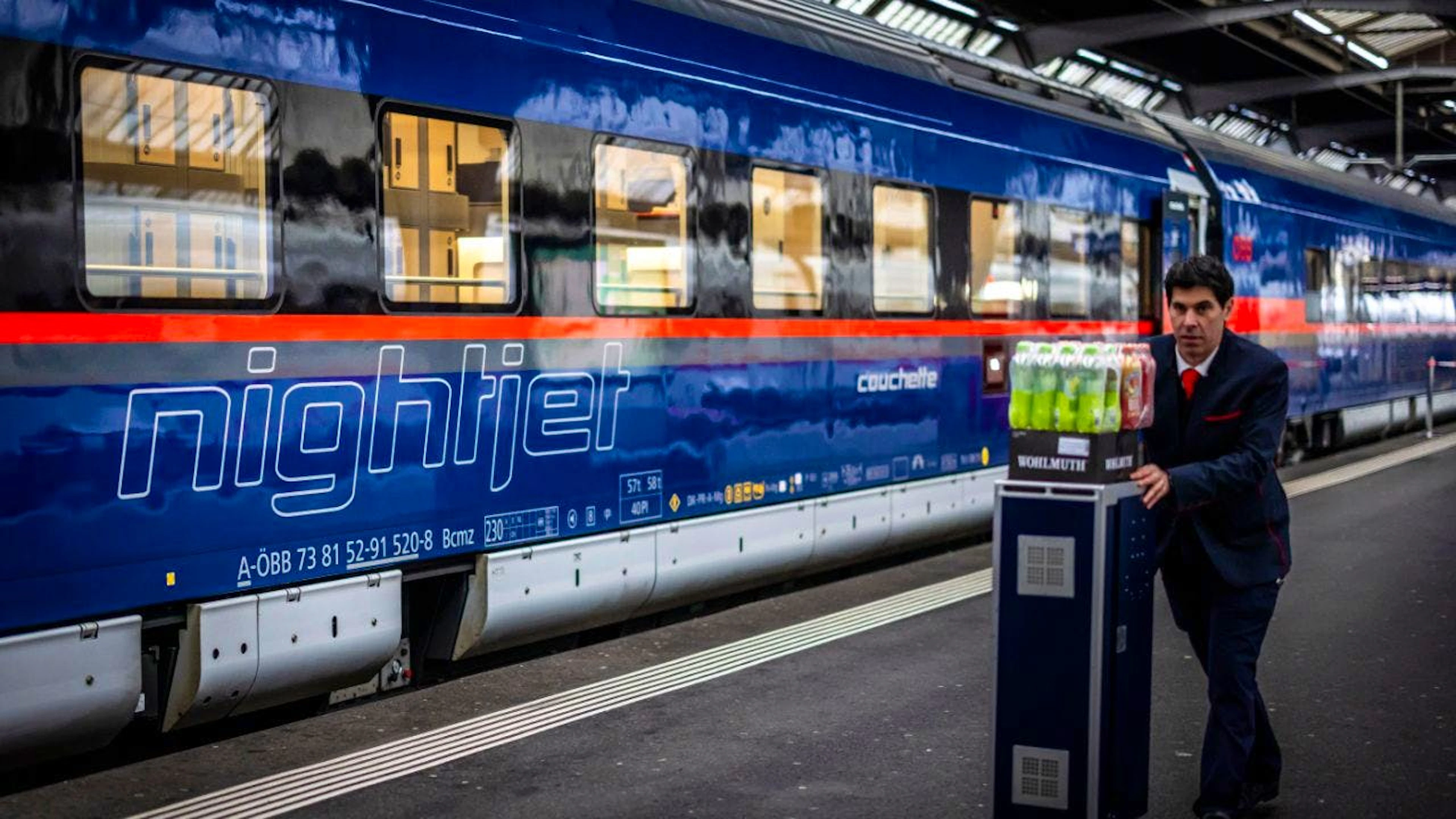 Bahnreisende in der EU sollen künftig besser geschützt sein. (Archivbild)