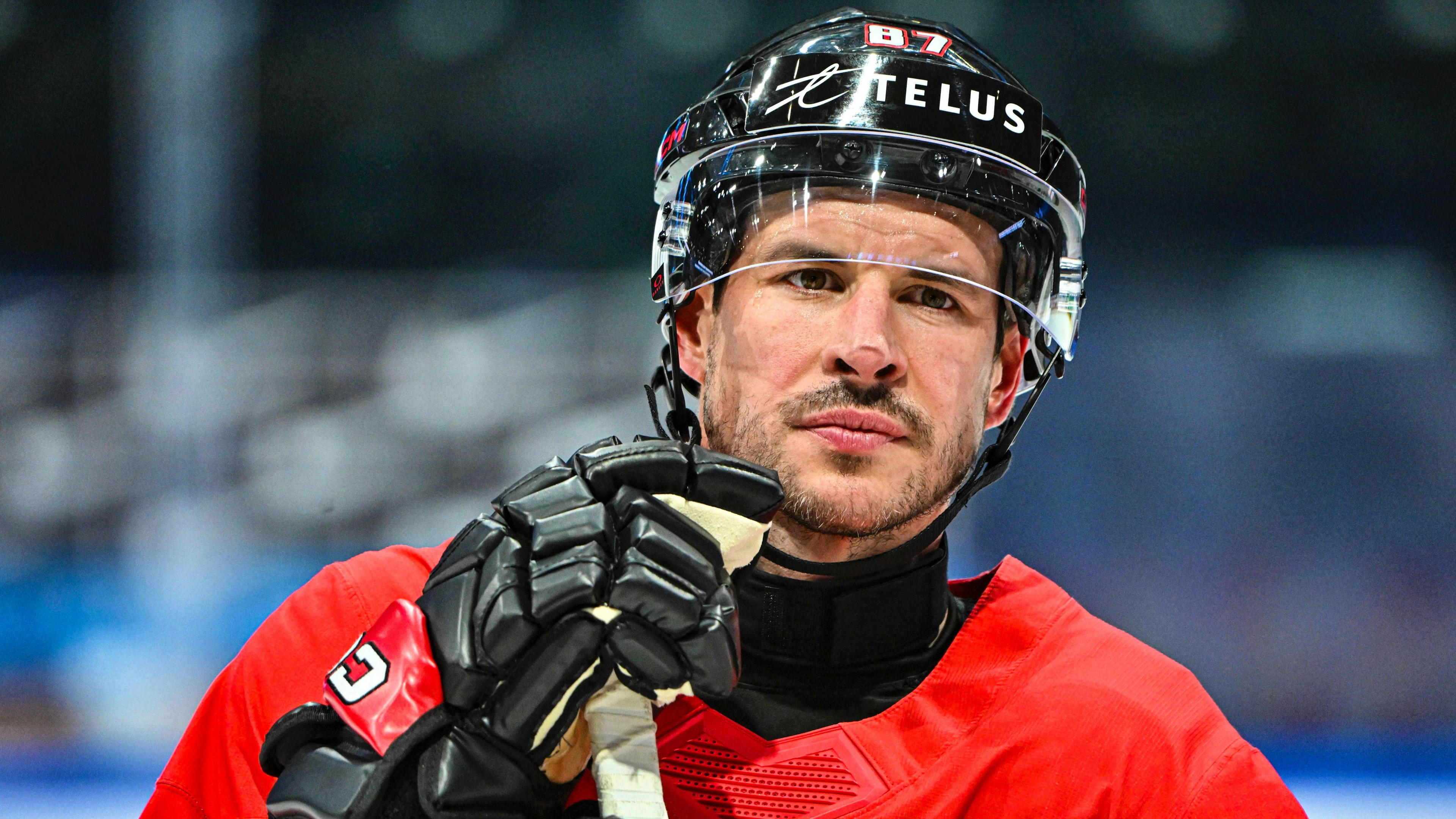 Sidney Crosby a donné ses premiers coups de patins à Fribourg jeudi lors d’un entraînement.