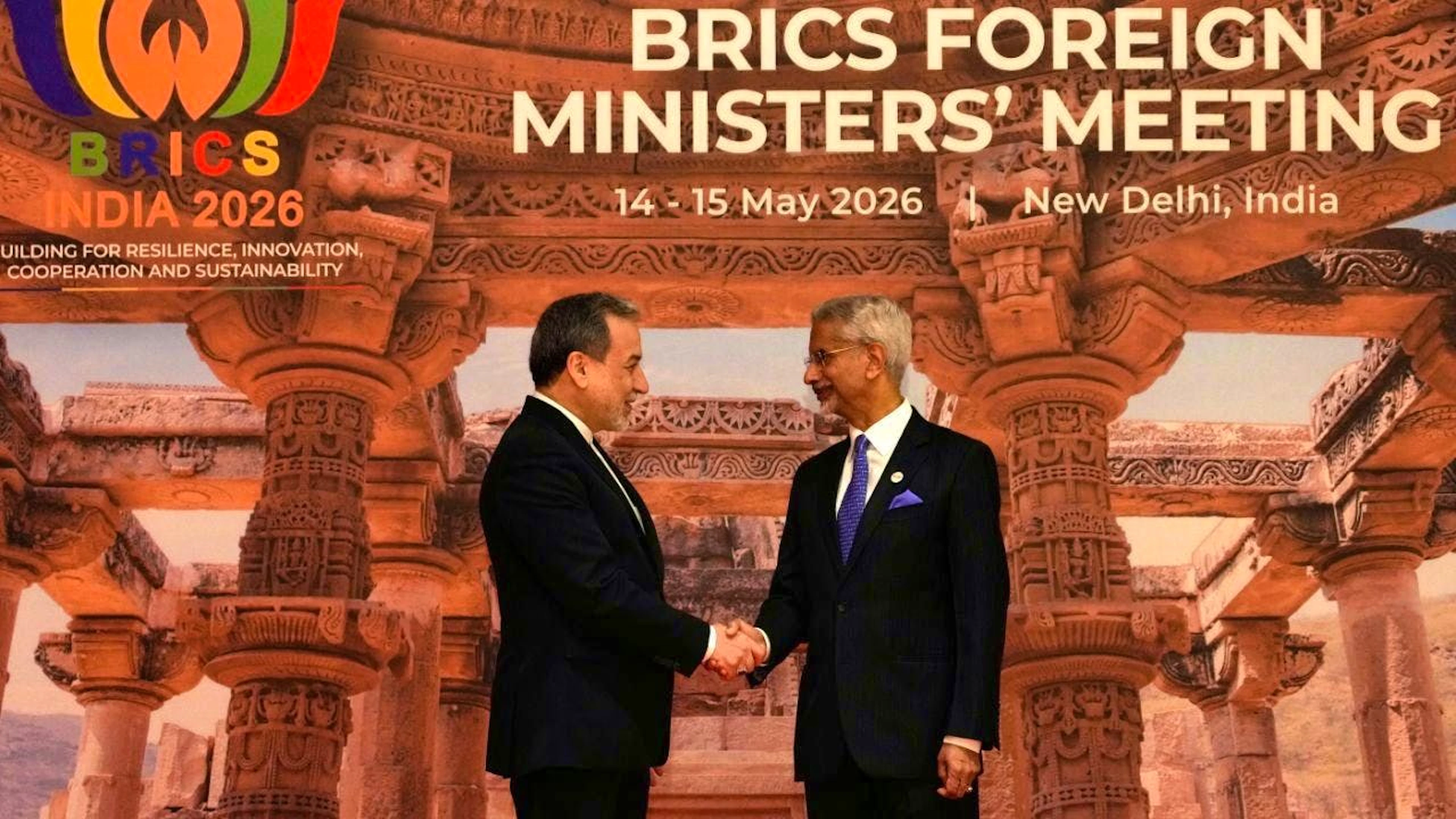 Indian Foreign Minister Subrahmanyam Jaishankar (r) shakes hands with Iranian Foreign Minister Abbas Araghchi as he arrives for a two-day meeting of Brics countries in New Delhi. Photo: Manish Swarup/AP/dpa