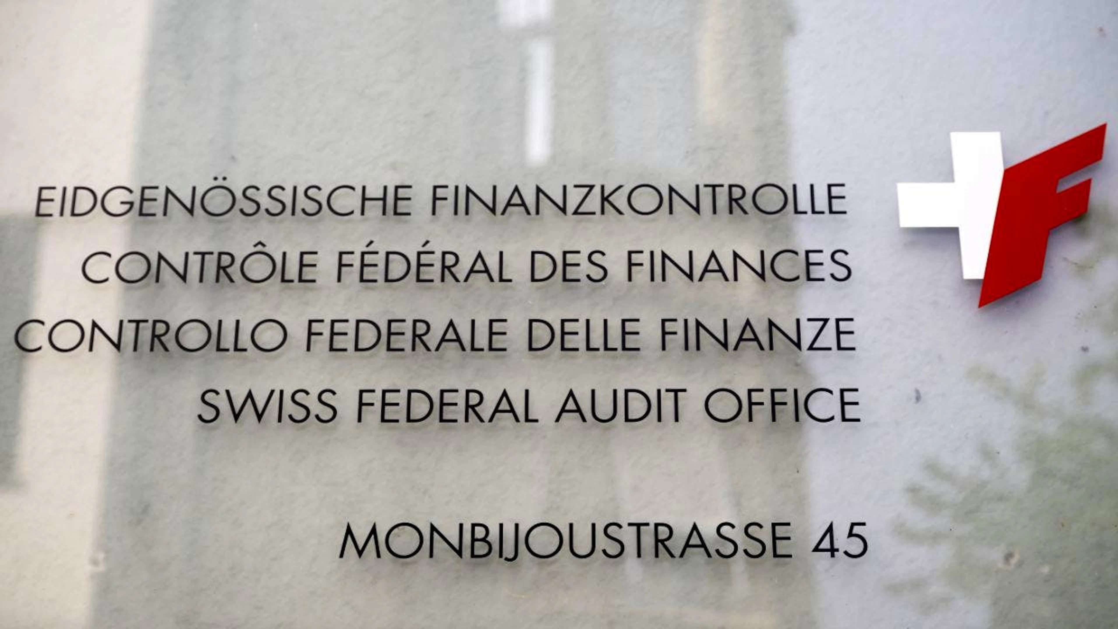 Secondo i dati pubblicati oggi dal Controllo federale delle finanze (CDF), sono stati spesi complessivamente 15,5 milioni per le campagna di votazione sull'iniziativa popolare «No a una Svizzera da 10 milioni»