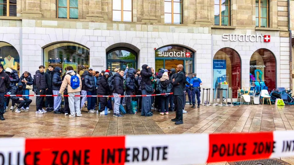 Queue Pop Store