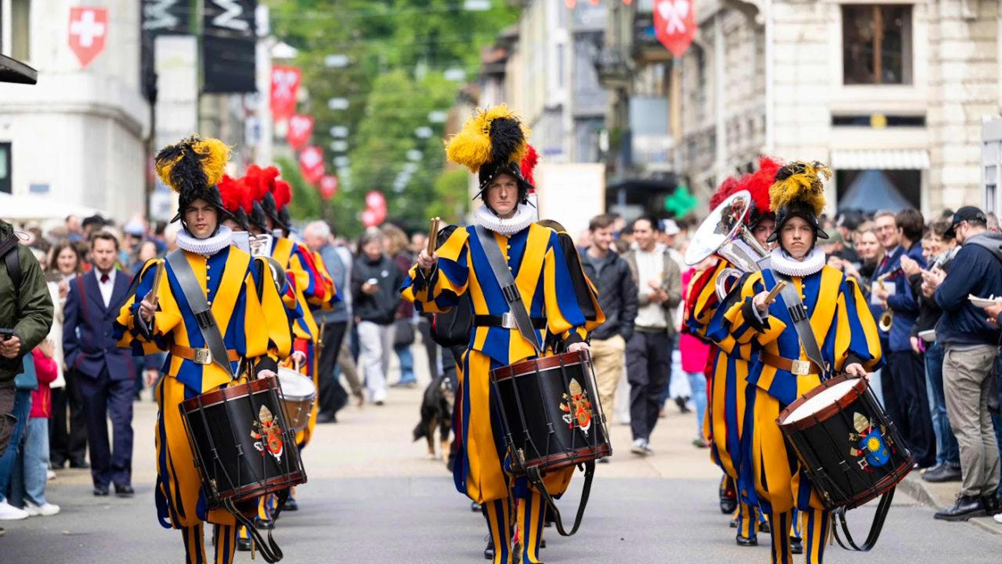 Une des attractions à Bienne: le corps de musique de la Garde pontificale.