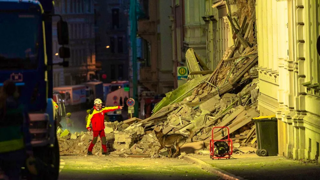 Three people are still missing after house collapse in Germany