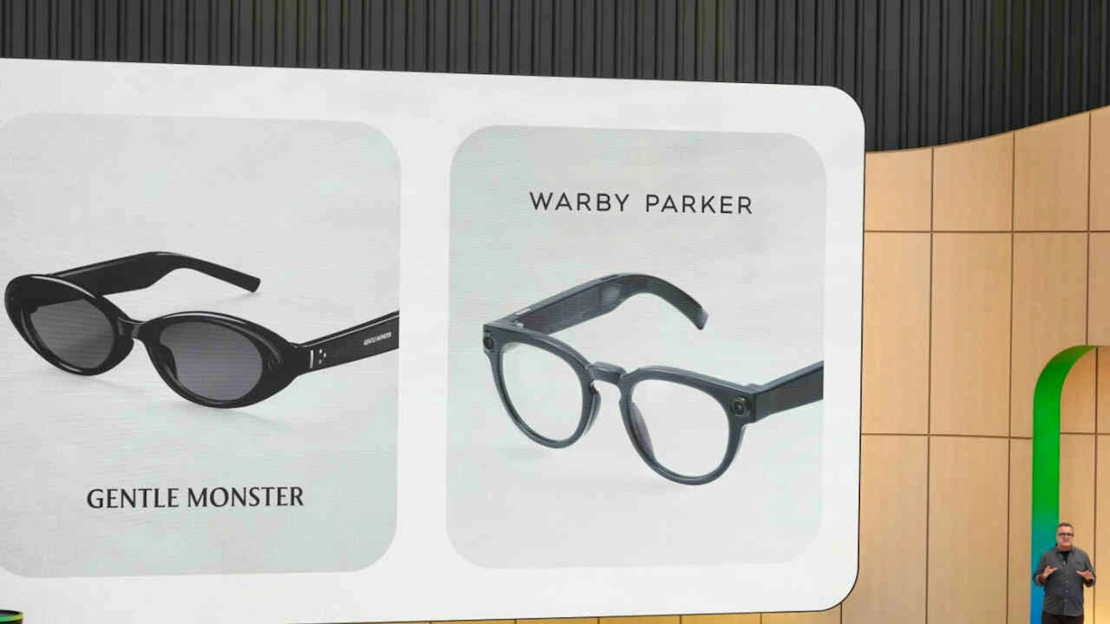 Google a dévoilé à Mountain View ses lunettes connectées dont la sortie est prévue pour cet automne.