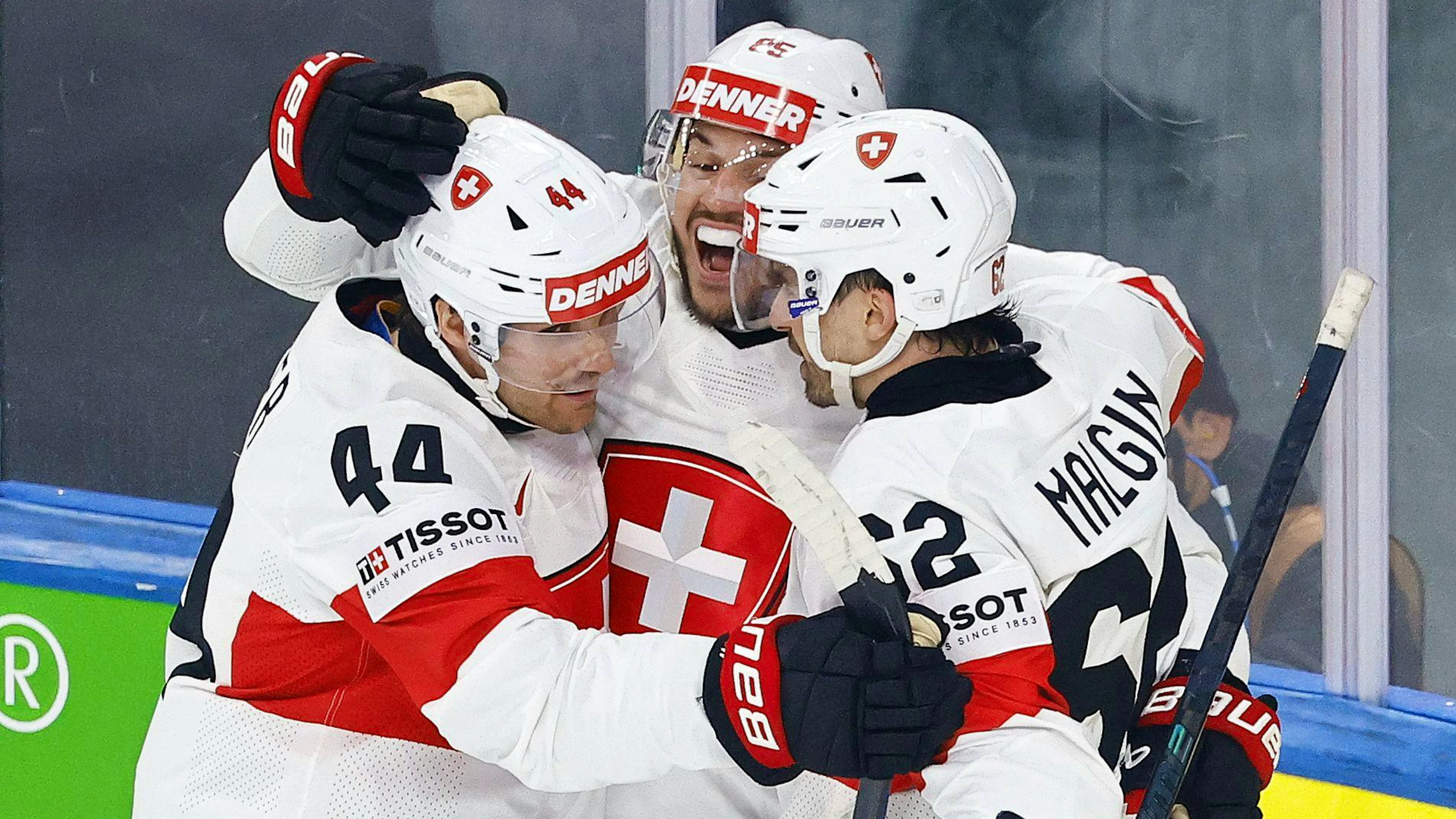 Pius Suter, Sven Andrighetto et Denis Malgin lors du match Suisse - Etats-Unis.