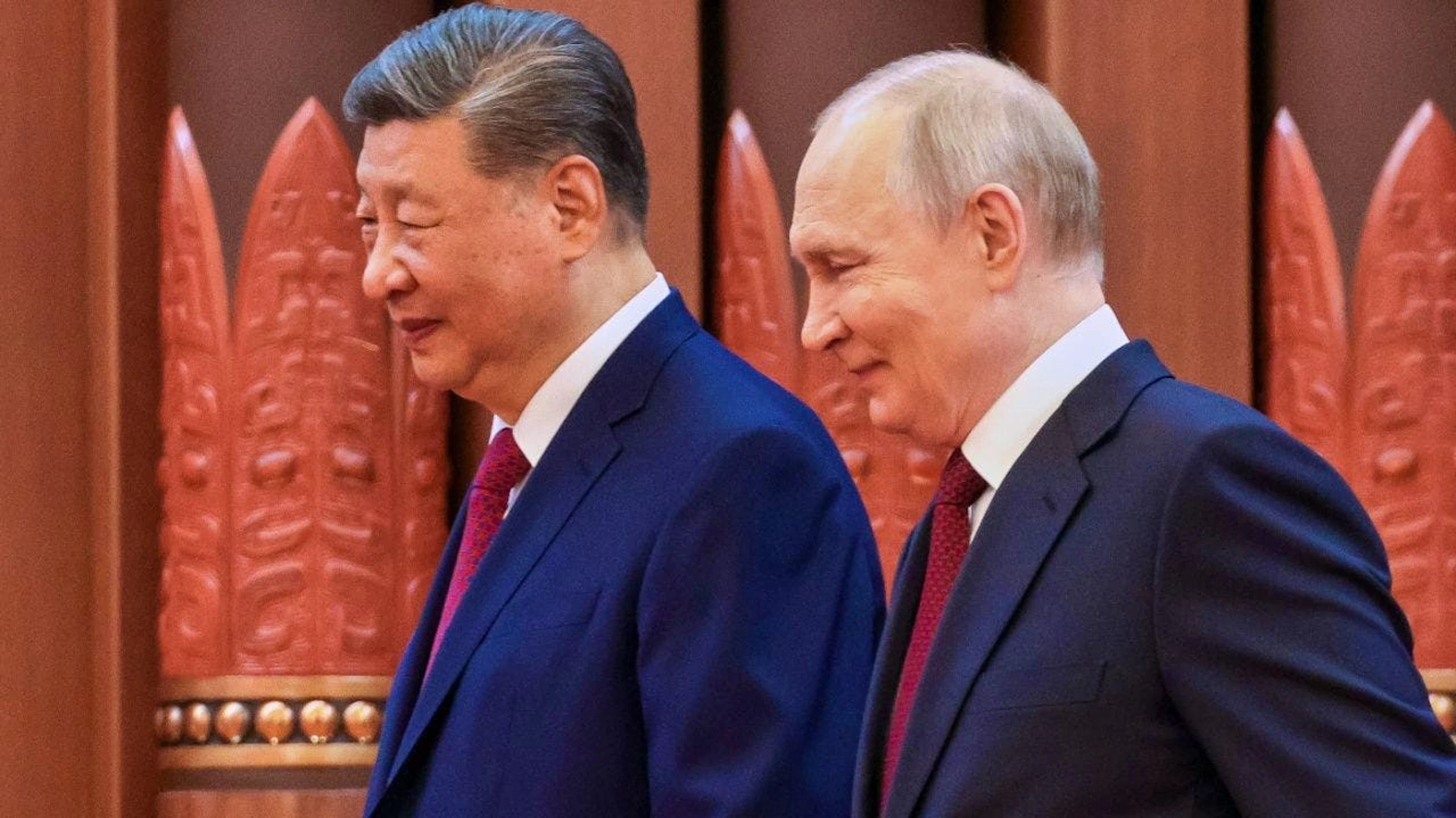 Brüder im Geiste: Der russische Präsident Wladimir Putin (r) und der chinesische Präsident Xi Jinping in der Grossen Halle des Volkes in Peking.