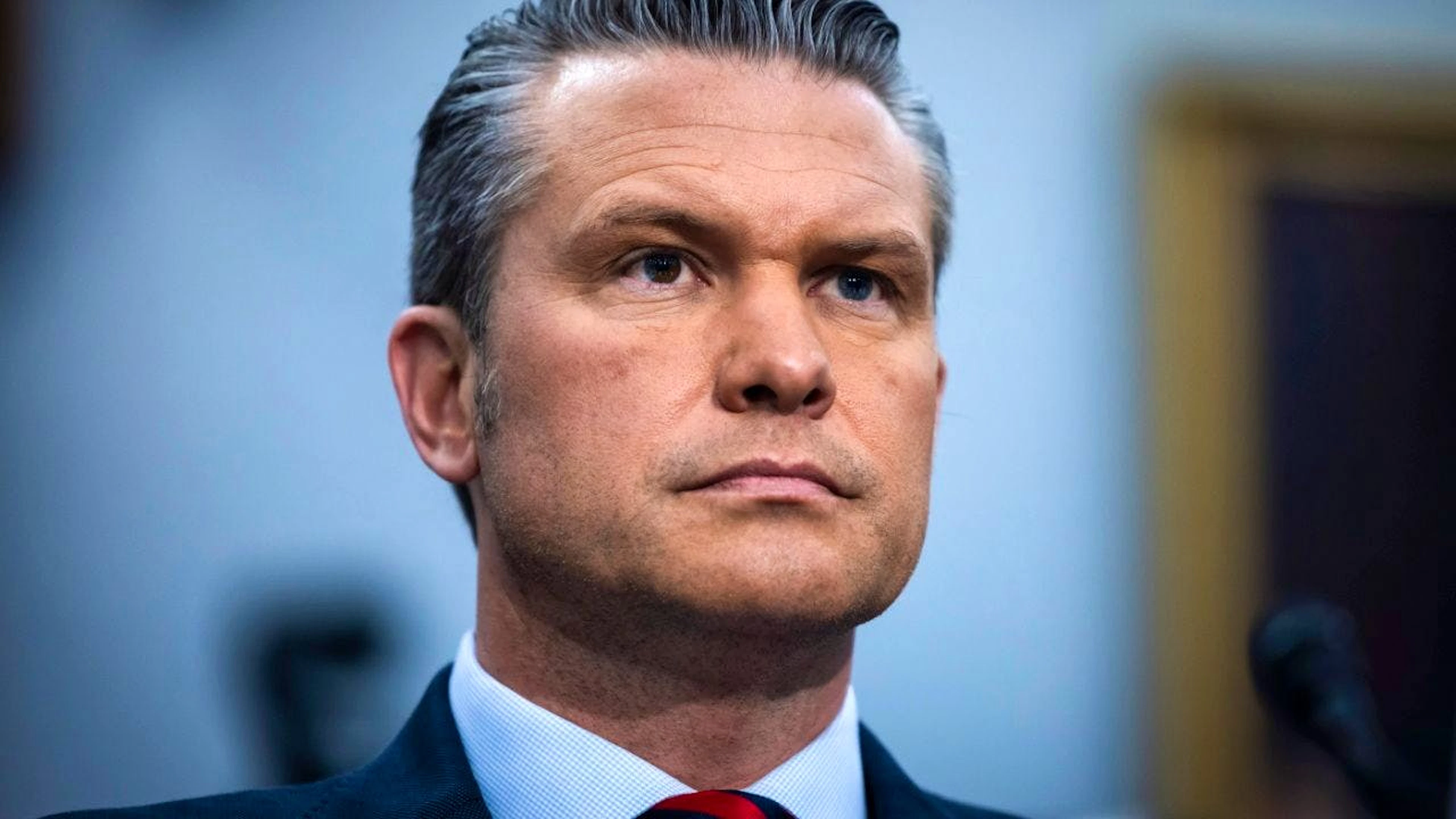 US-Verteidigungsminister Hegseth musste bei einer Anhörung im Senat aussagen. (Archivbild)
