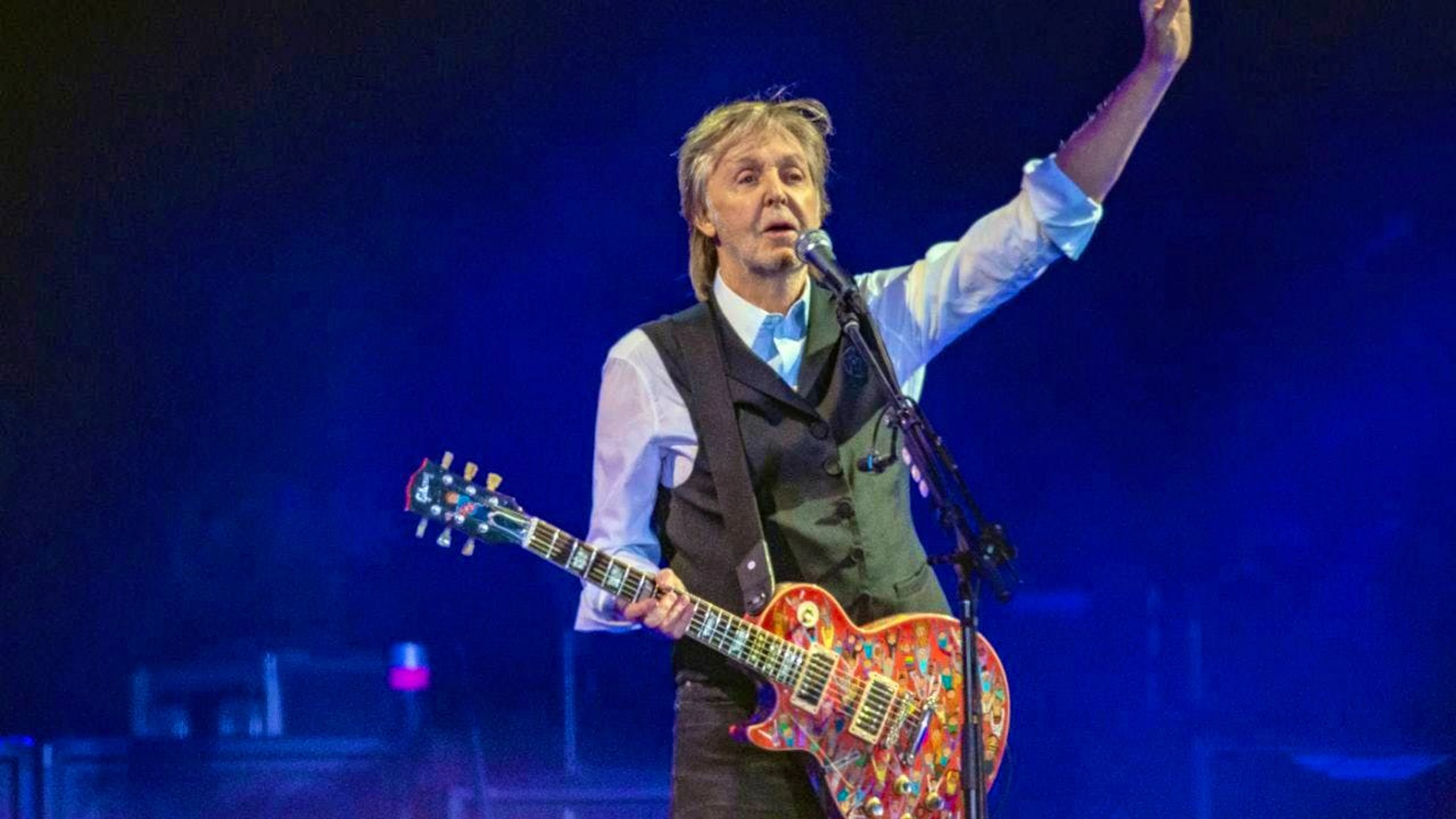 ARCHIVE - Paul McCartney performs at the Glastonbury Festival in Worthy Farm, Somerset. Photo: Joel C Ryan/Invision via AP/dpa