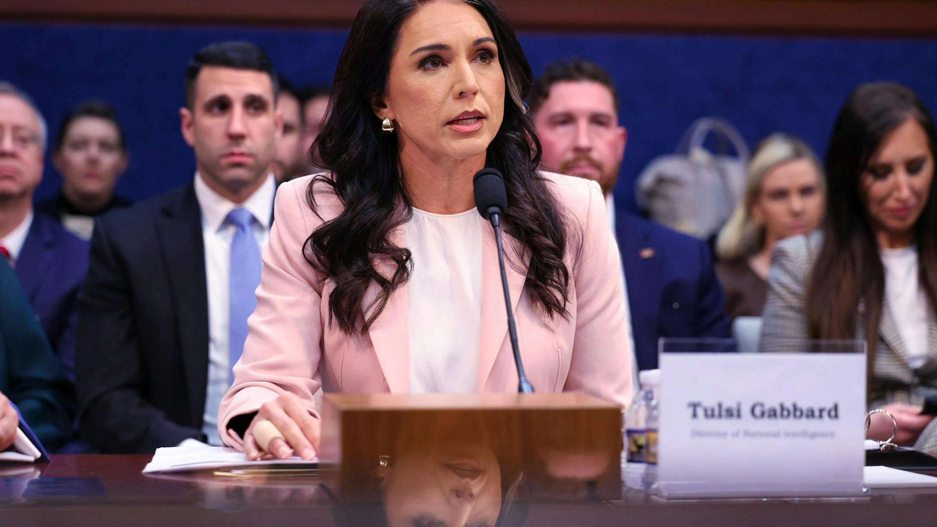 Ex-Geheimdienstchefin Tulsi Gabbard stellte sich bei den militärischen Interventionen im Iran und in Venezuela quer.