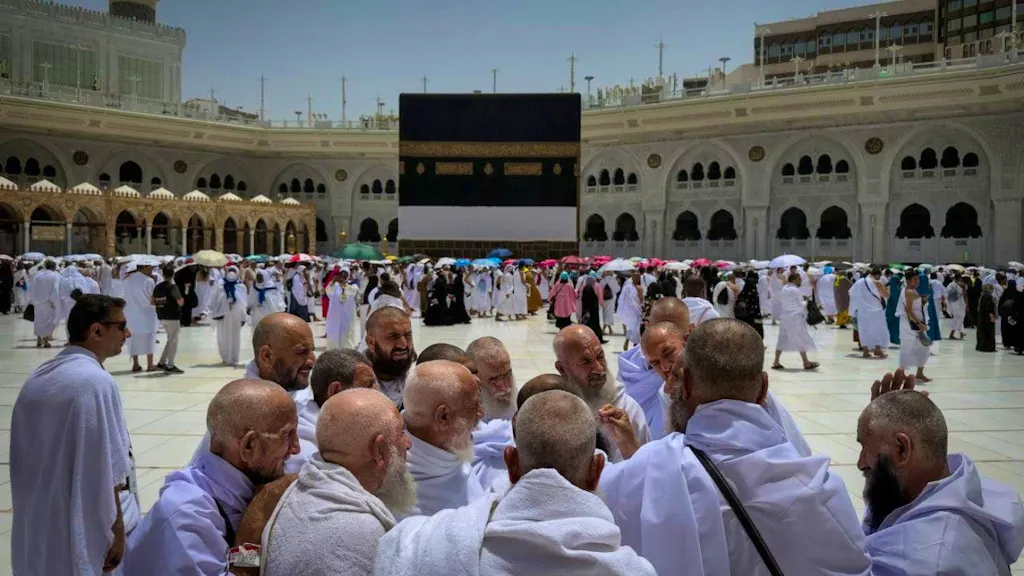 Muslim pilgrimage Hajj begins despite Iran conflict