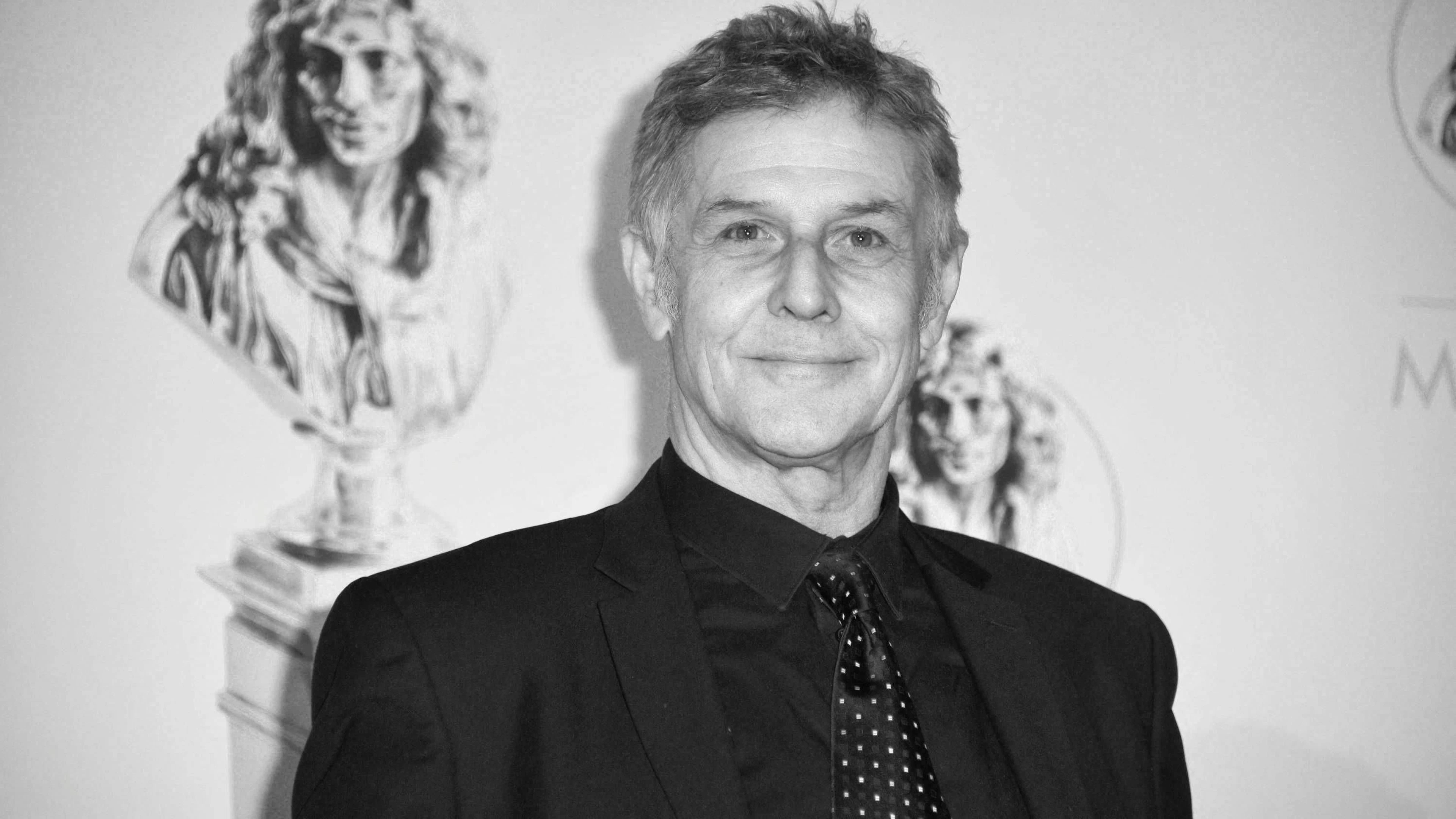 Pierre Deny avait débuté sa carrière au théâtre dans les années 1980 avant de poursuivre au cinéma et à la télévision.