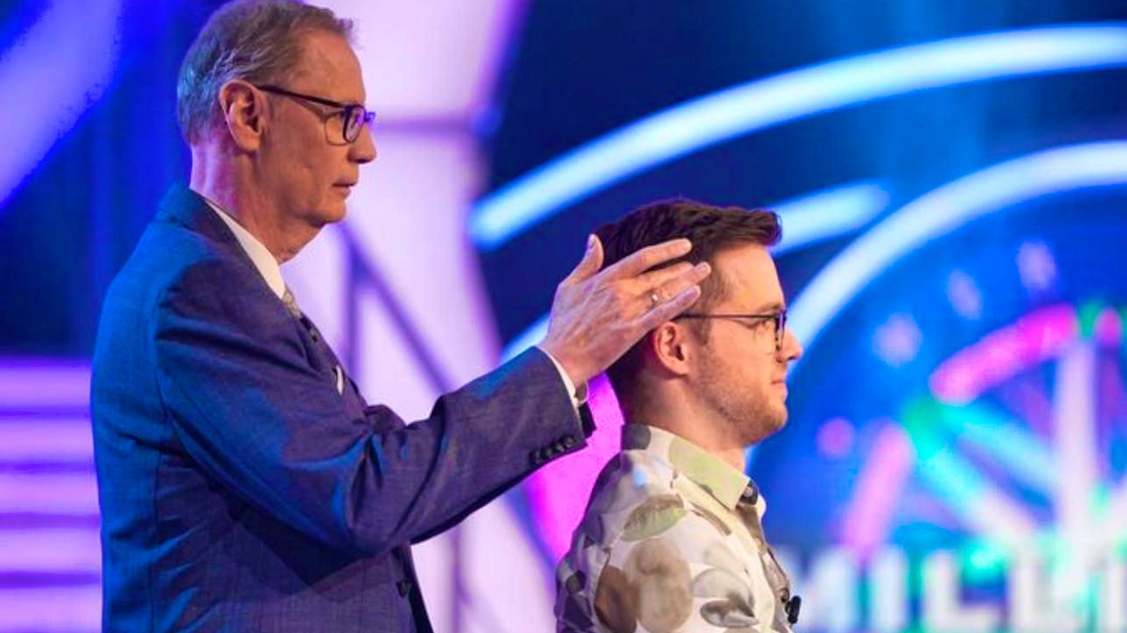 The quizmaster's temple massage unblocked contestant Maximilian Frank, who won 64,000 euros.
