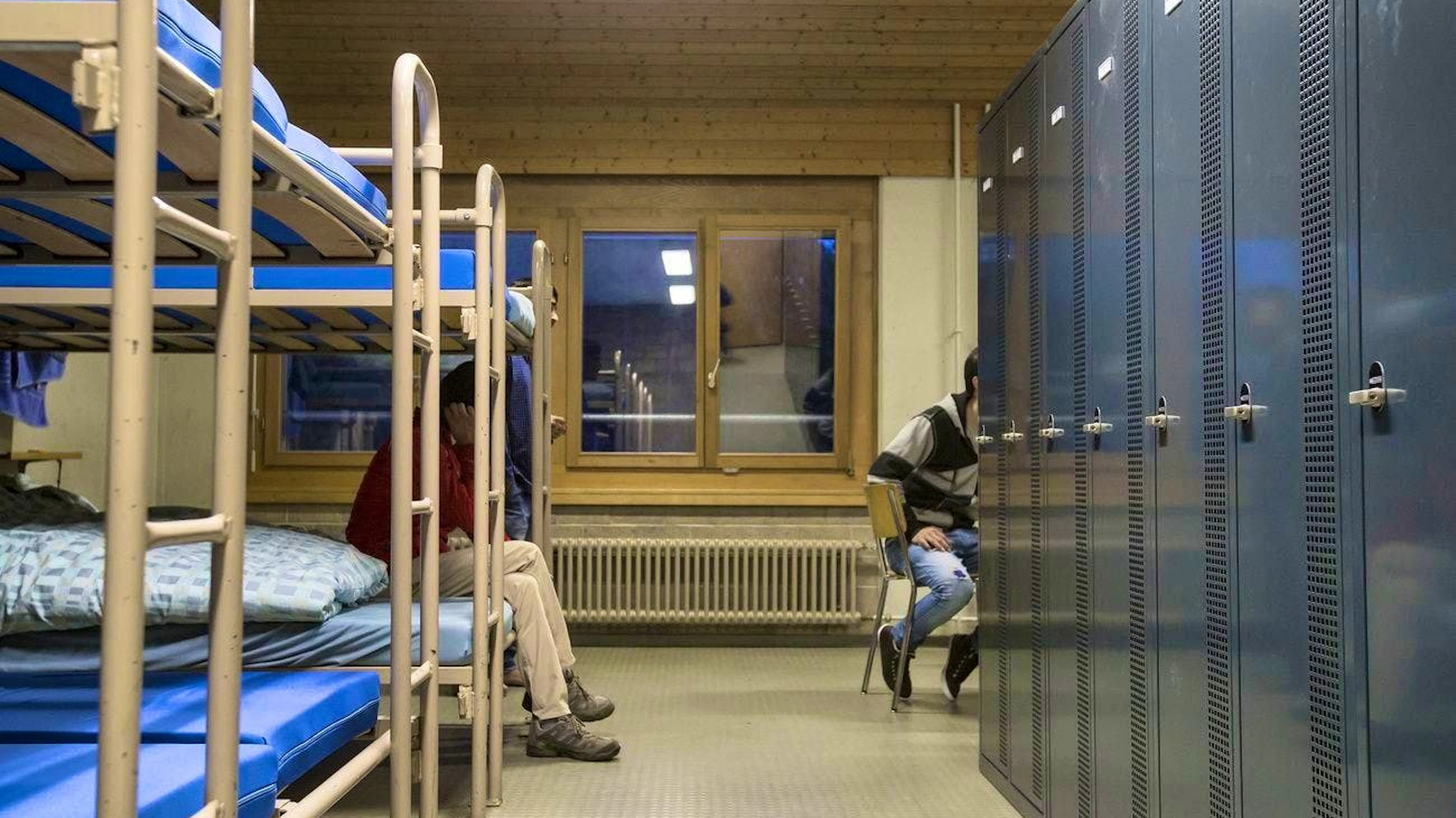 Le società di sicurezza svizzere potranno presto fare di più nel settore dell'asilo.