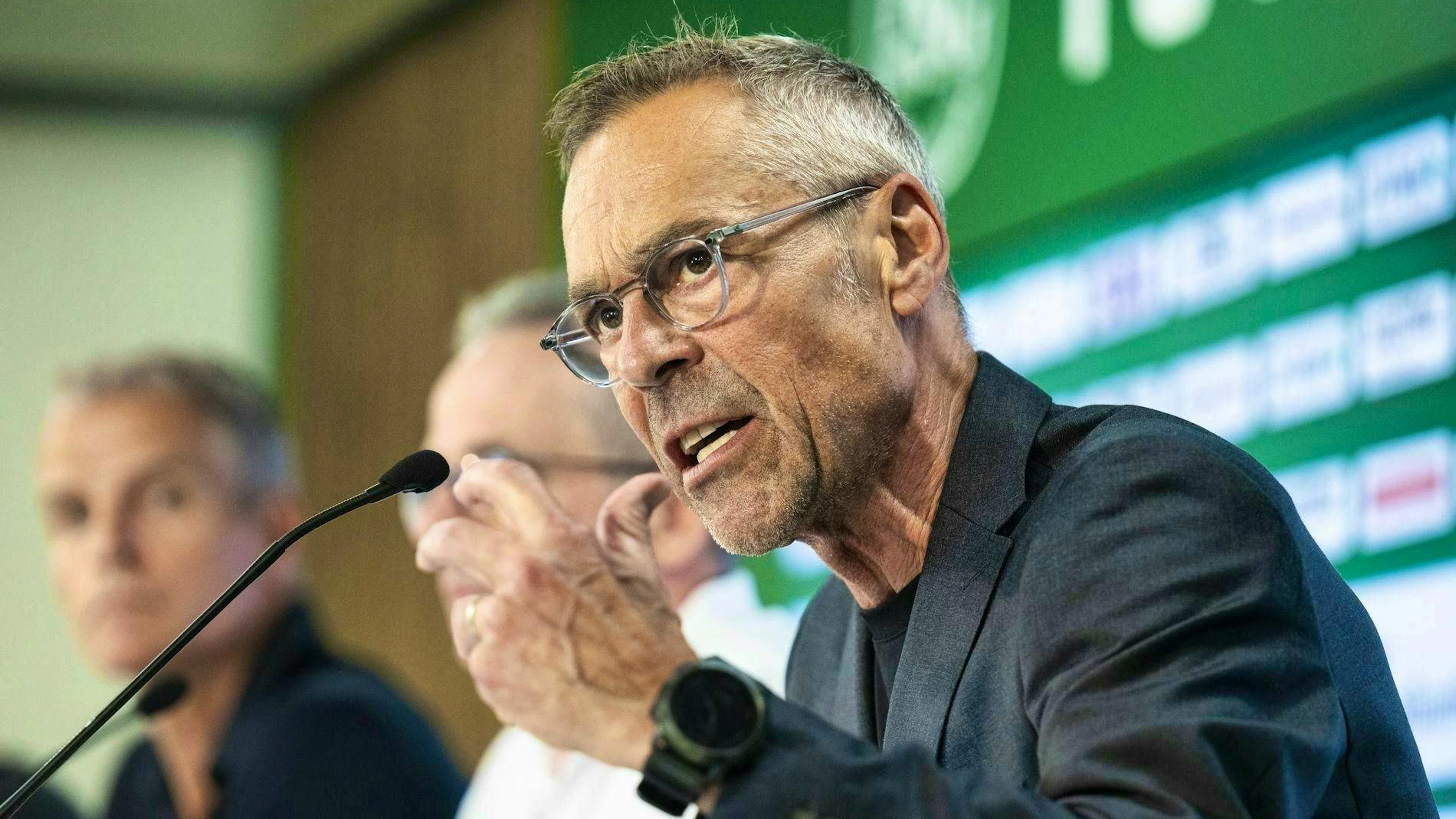 Hüppi Talks About the Power Struggle at FCSG and His New Tattoo