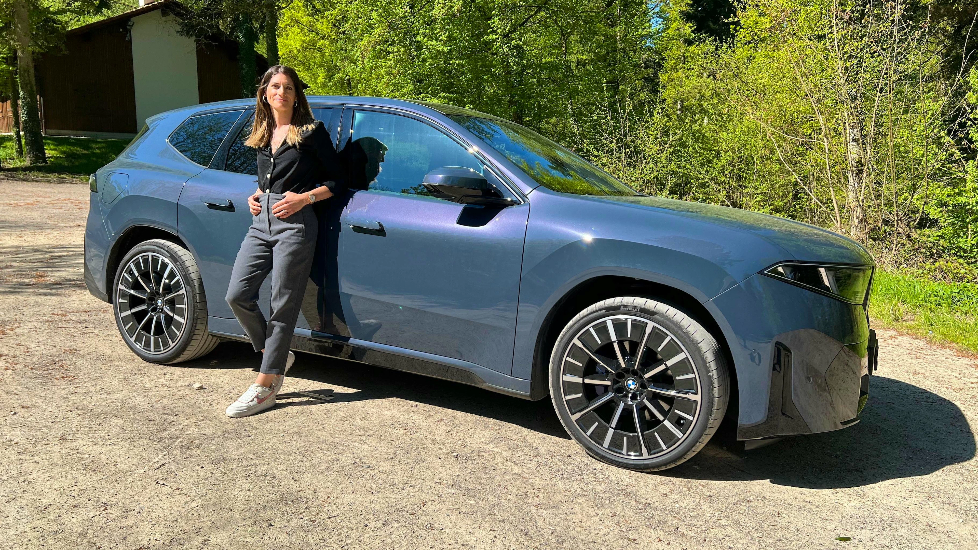 Ein BMW darf eher straff sein, findet Cyndie, denn das gehört zur sportlichen DNA der Marke.