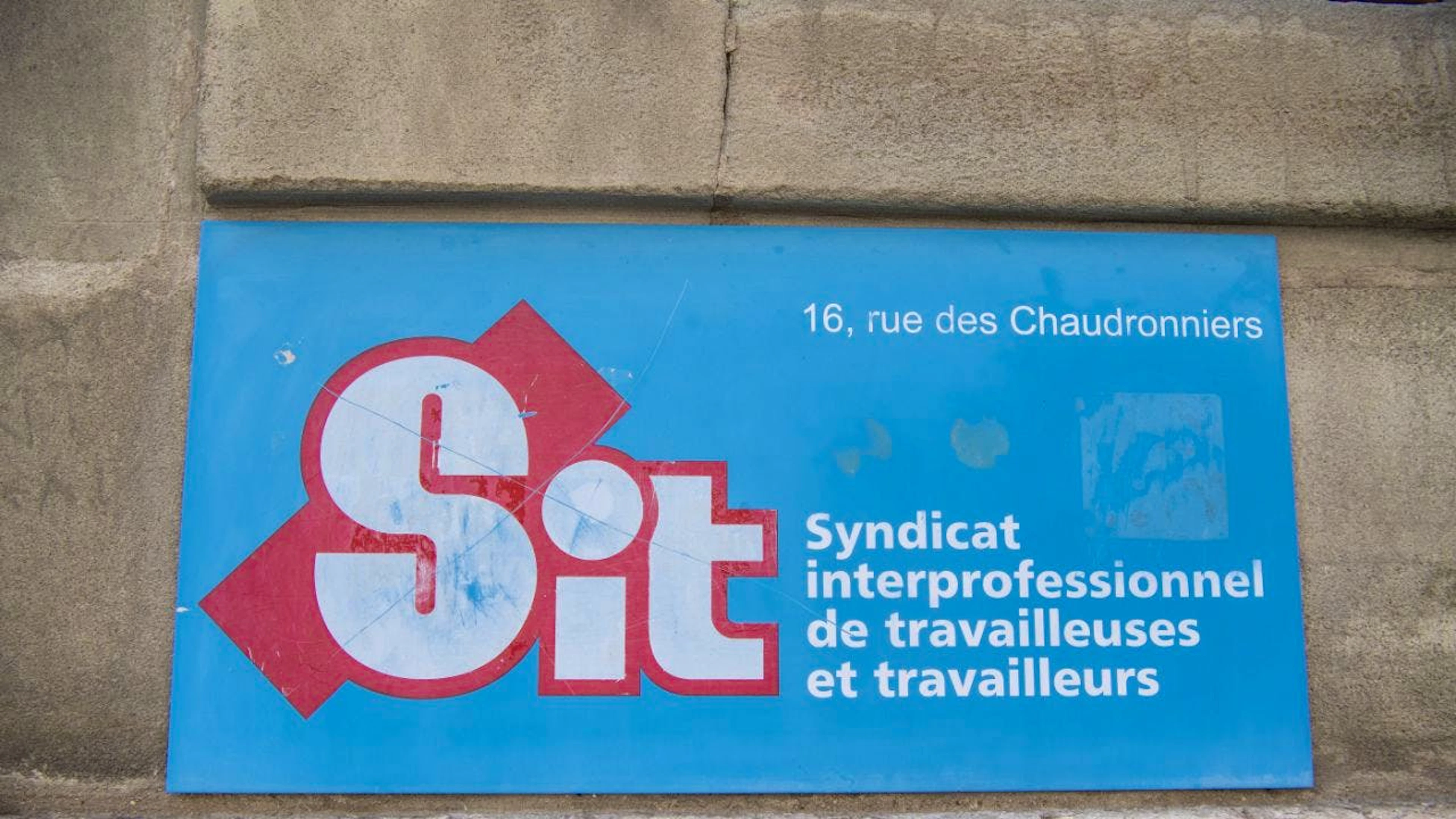 A Genève, le Syndicat interprofessionnel des travailleuses et travailleurs (SIT) et celui des services publics (SSP) dénoncent la détérioration des conditions de travail du personnel de l'Office médico-pédagogique (illustration).