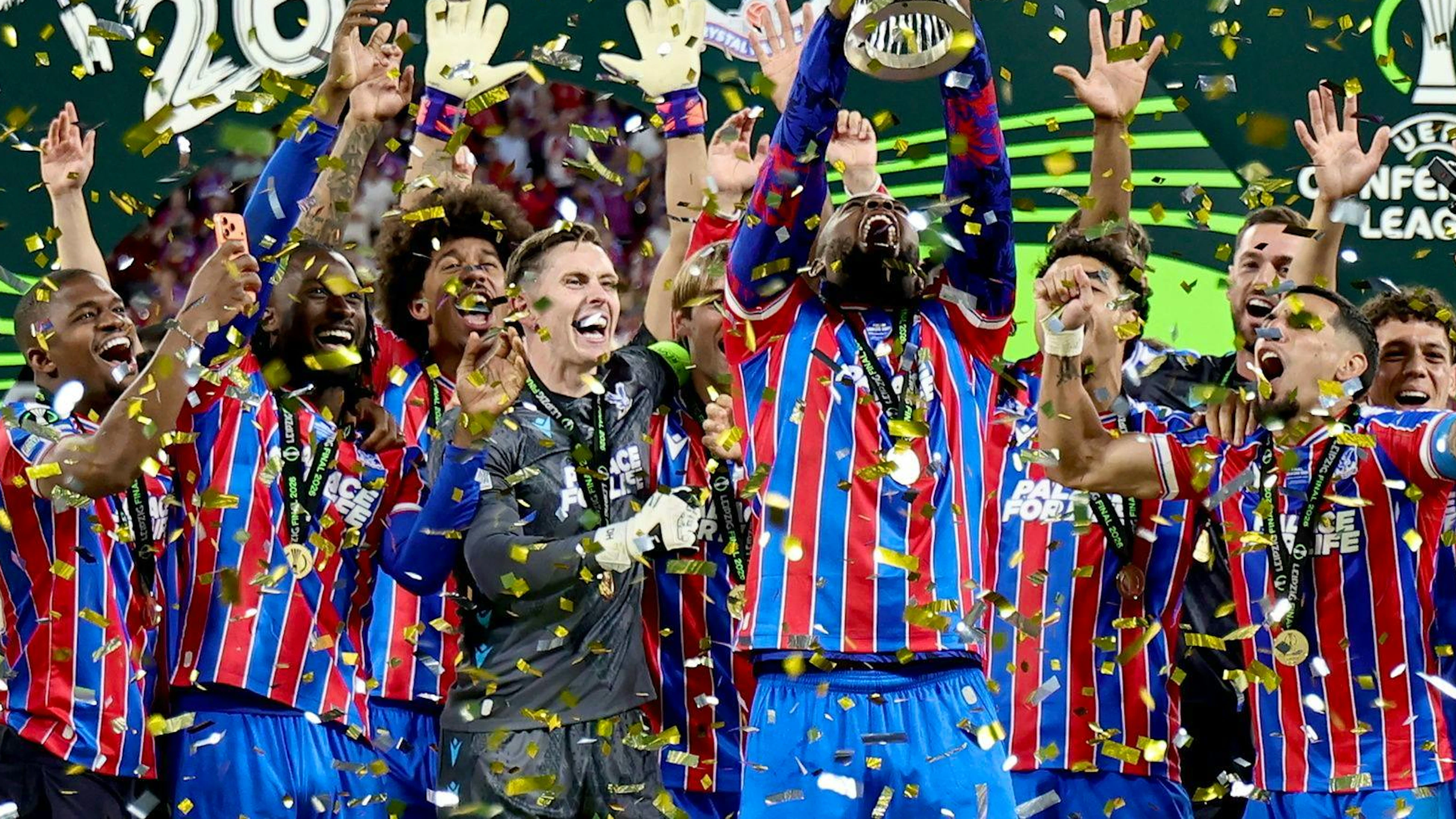 Crystal Palace hält unheimliche englische Serie am Leben