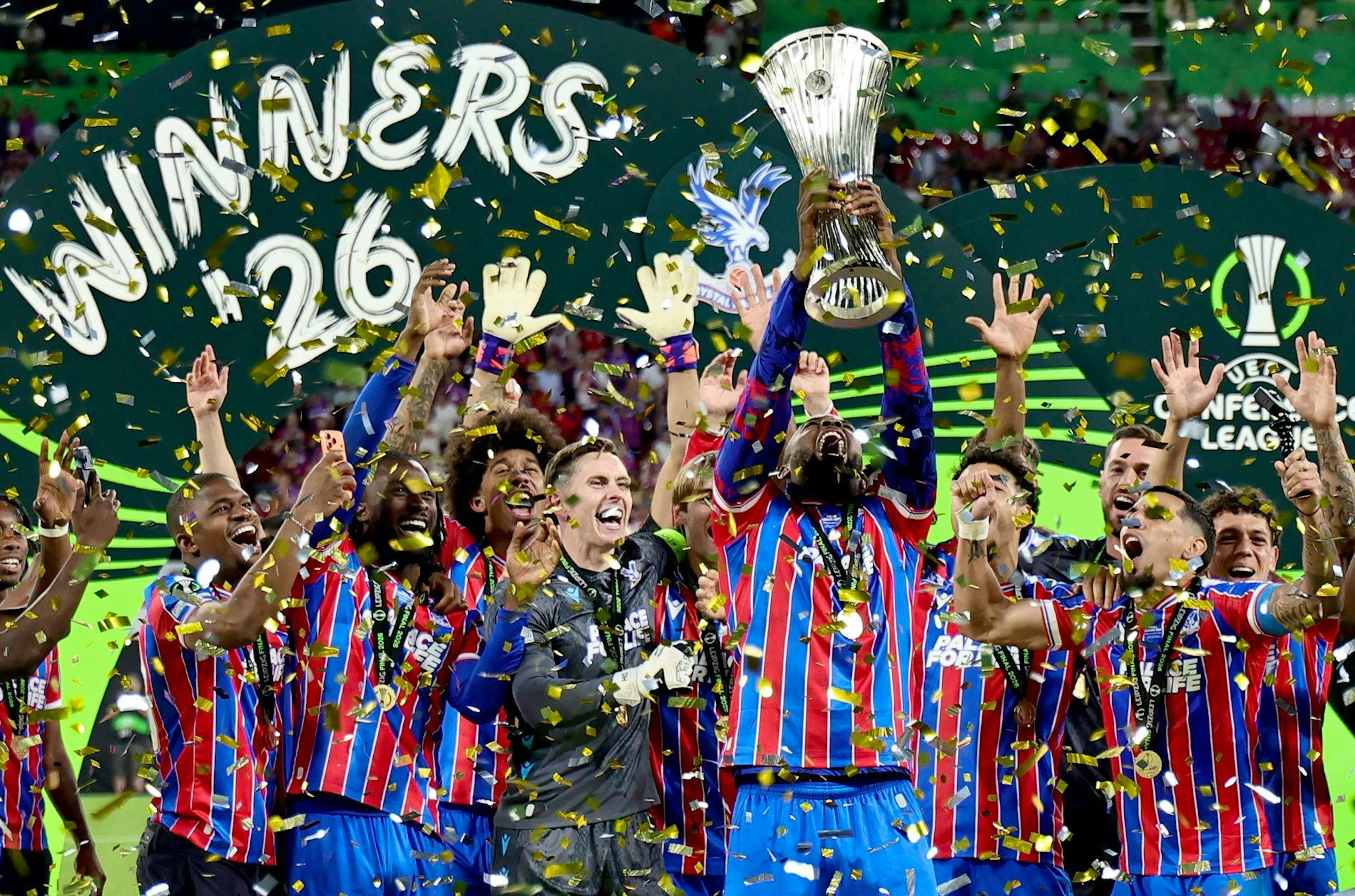 Crystal Palace hält unheimliche englische Serie am Leben