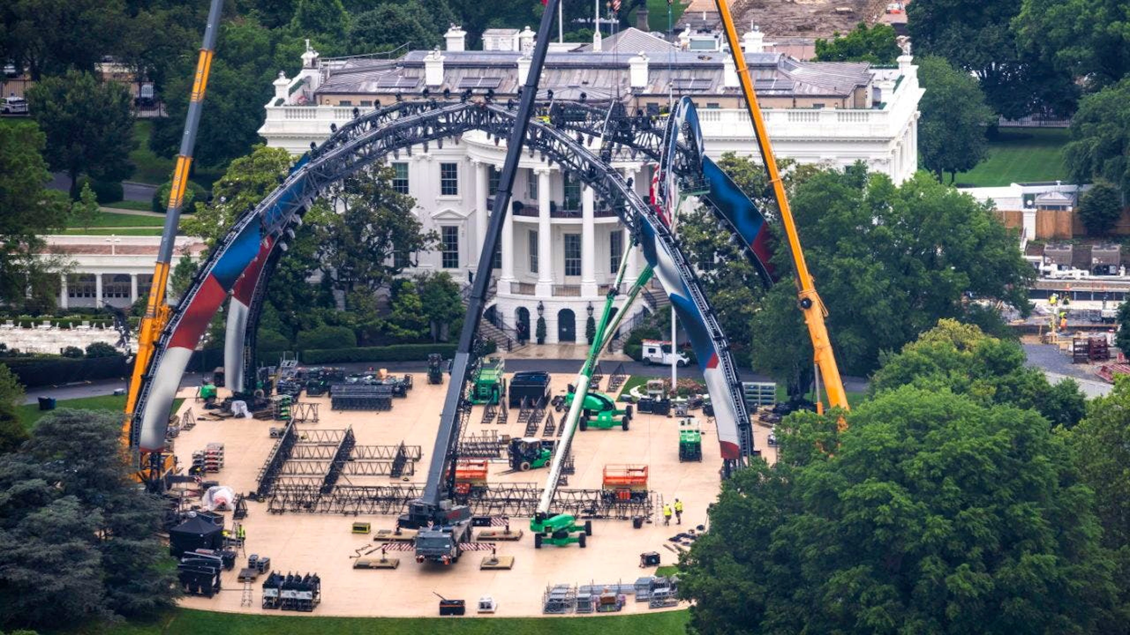 Le président américain Donald Trump a programmé un tournoi d'arts martiaux mixtes (MMA) sur les pelouses de la Maison-Blanche le 14 juin, jour de ses 80 ans.