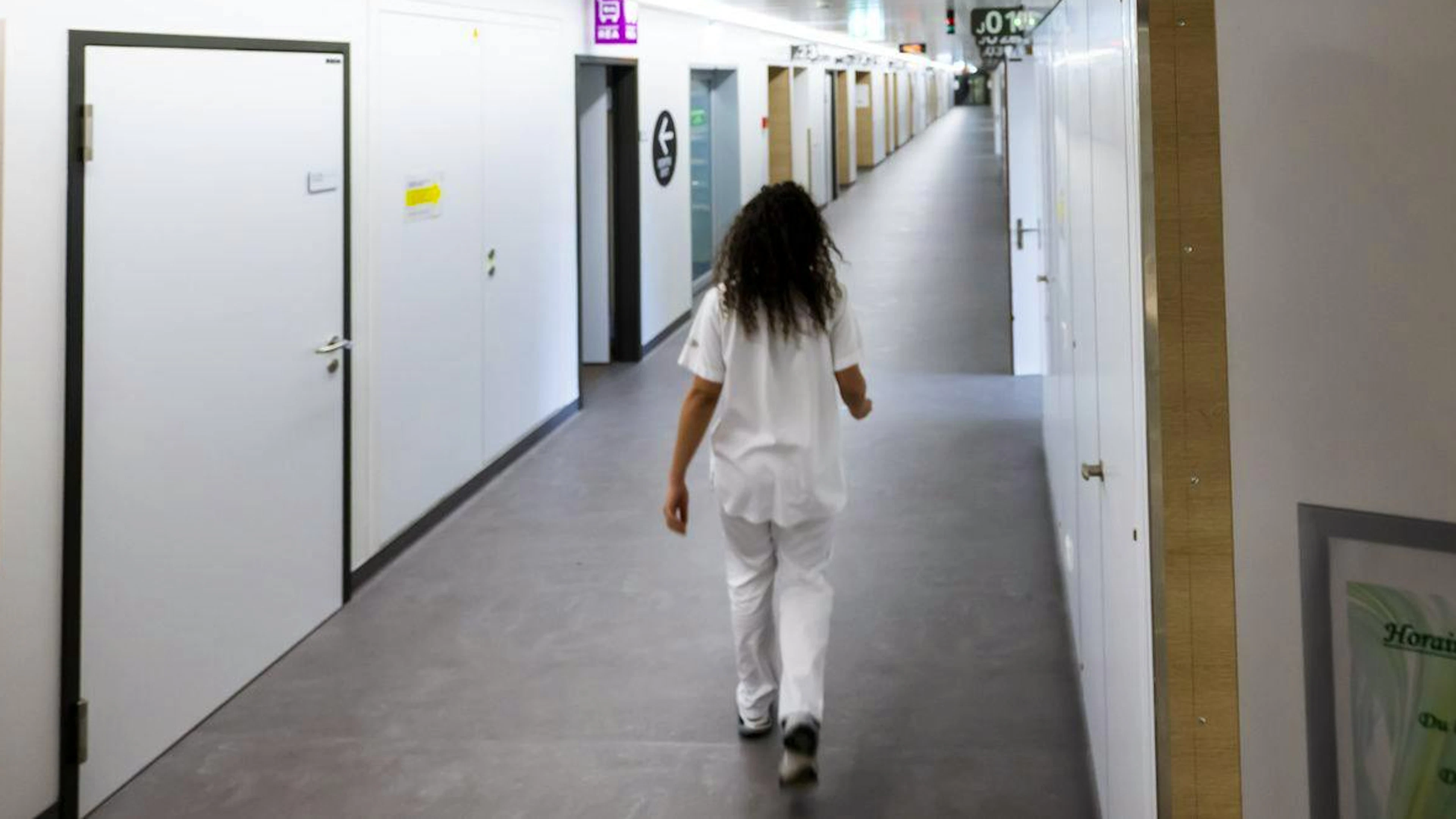 Juliette S., l'infirmière mise en cause, a déclaré avoir agi à la demande de son ancien amant, qui lui aurait avoué «fantasmer sur des enfants», selon une source judiciaire (image d'illustration).
