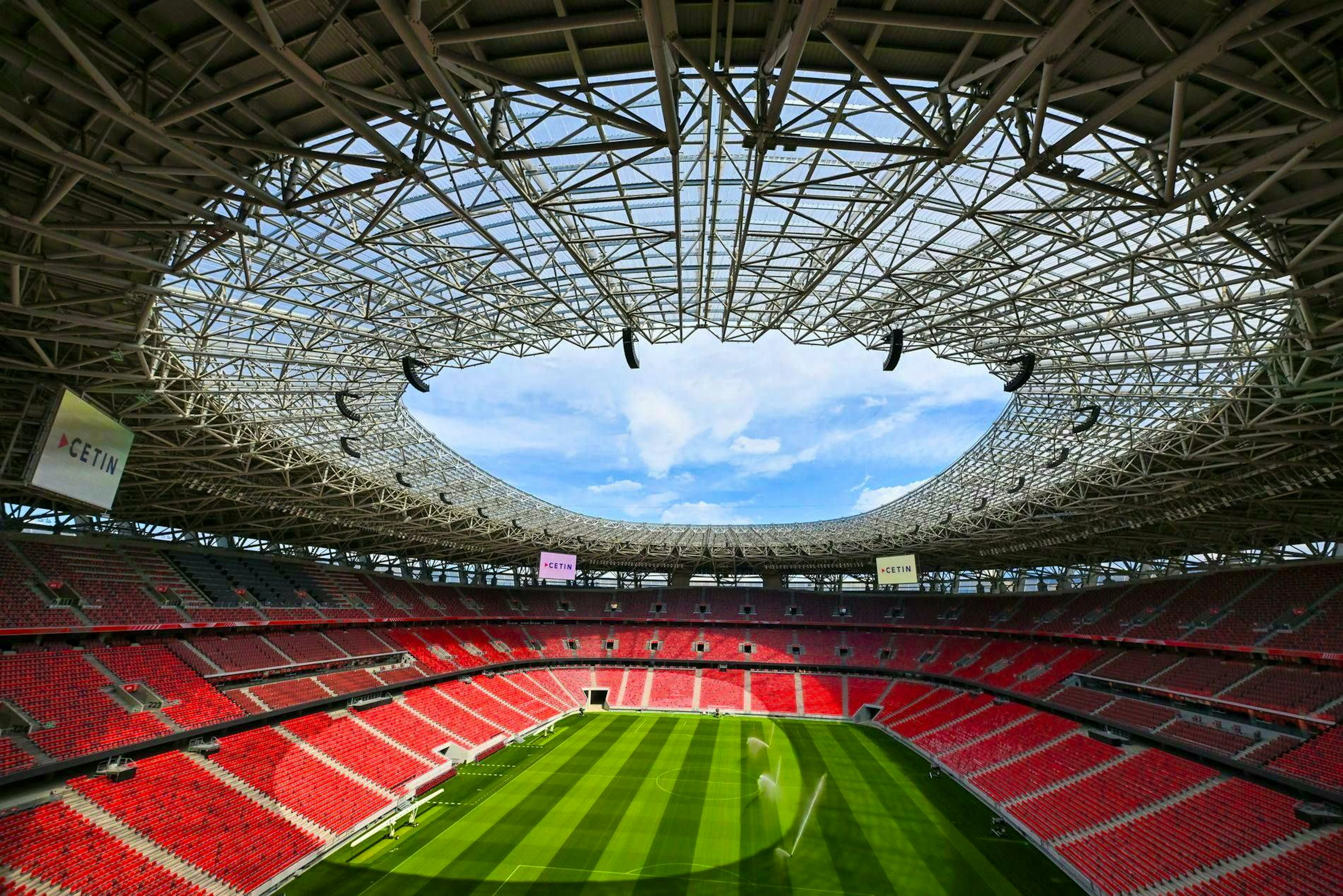Il PSG e l'Arsenal si sfideranno alla Puskás Arena, ecco la storia del mitico stadio di Budapest