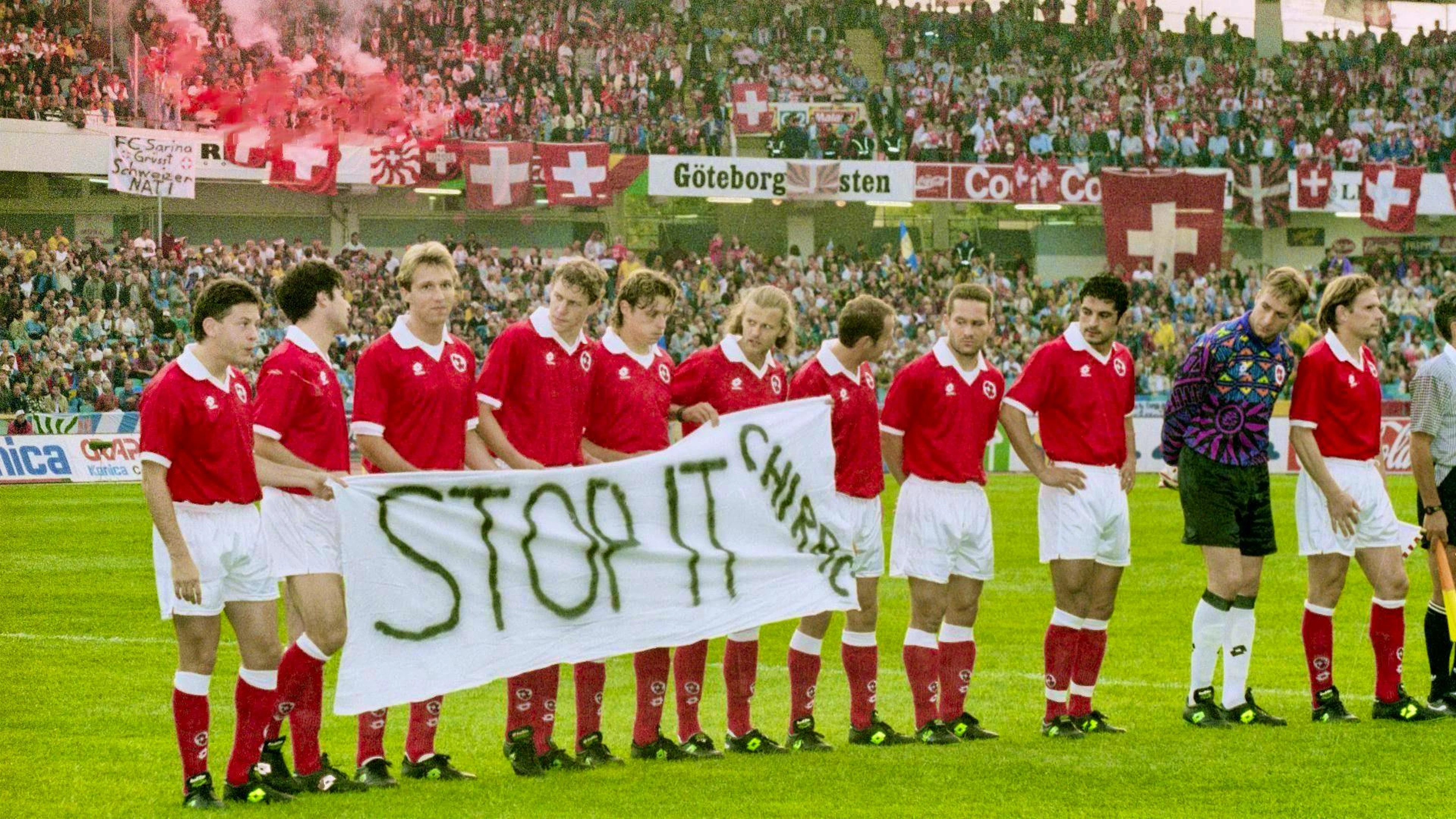 Questo striscione ha fatto molto discutere durante le qualificazioni ai Campionati Europei del 1996.