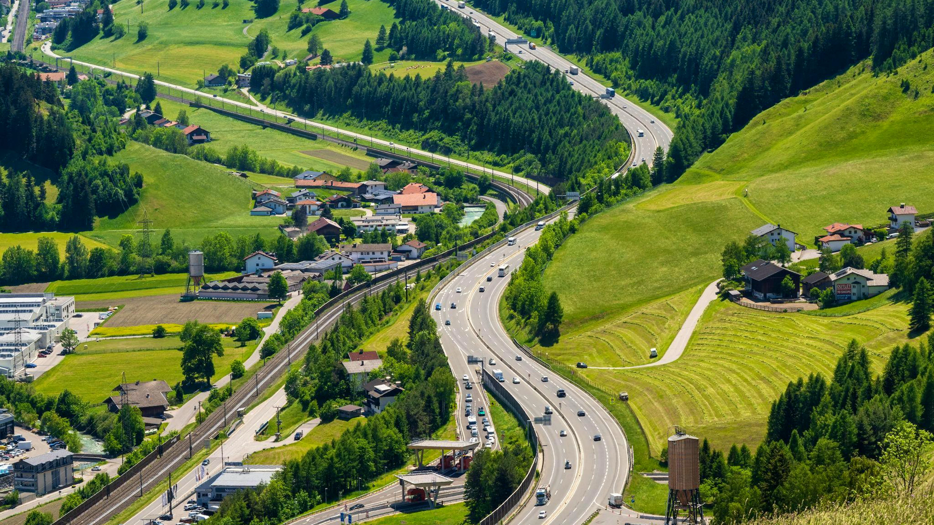 Die Brenner-Autobahn ist die verkehrsreichste Nord-Süd-Verbindung der Alpen. (Archivbild)