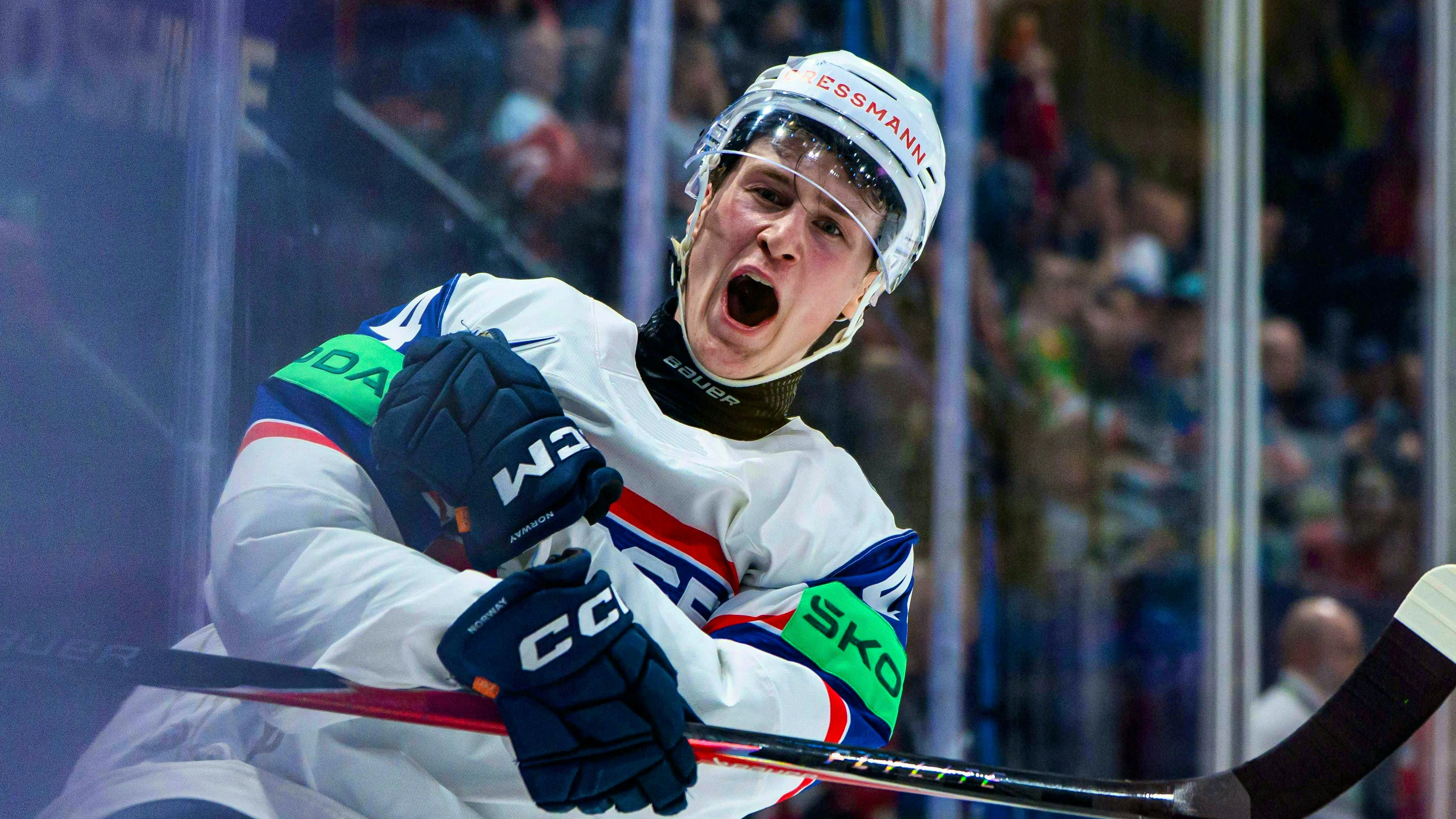 The 18-year-old Norwegian Tinus Luc Koblar has already scored nine points at the World Championships.