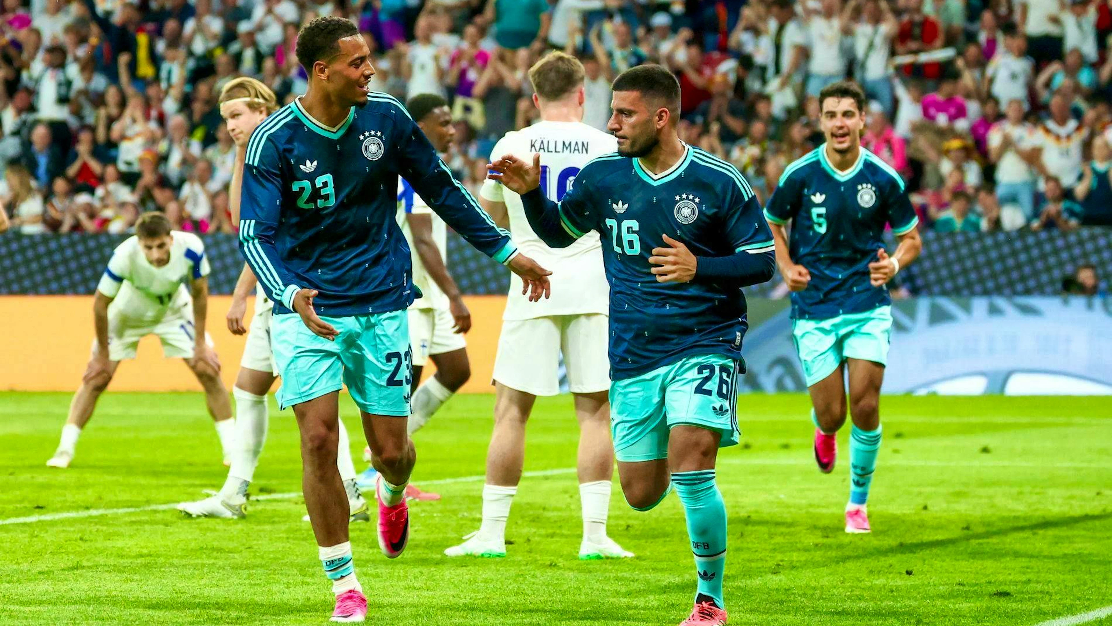 Deniz Undav celebrates his goal for 1:0