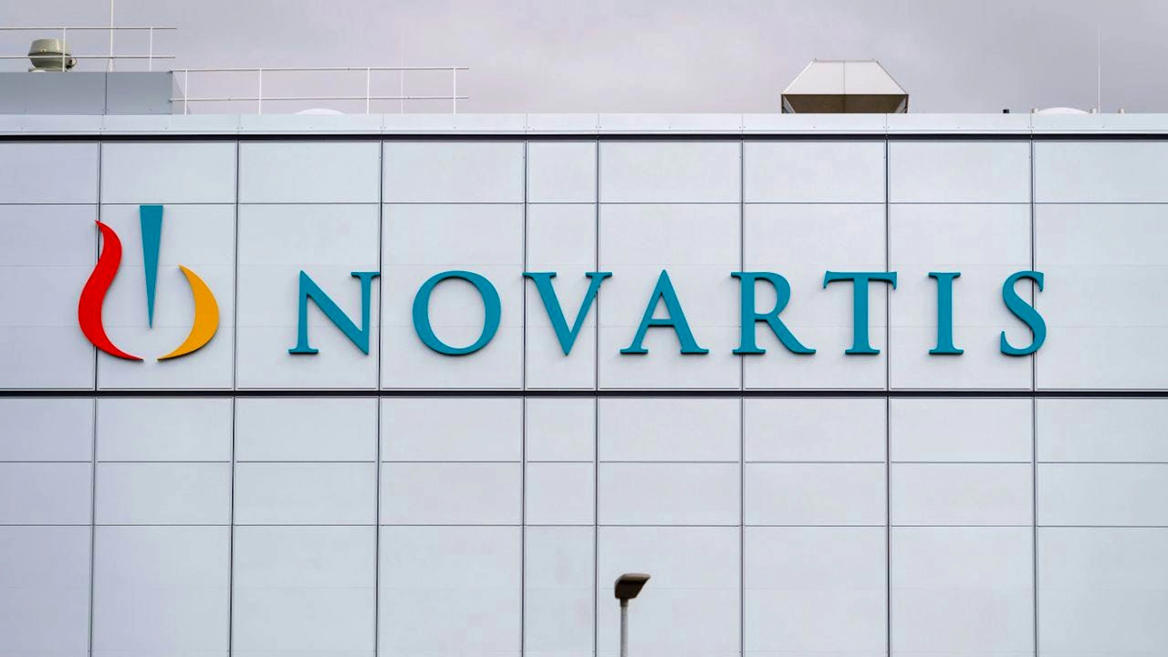 Novartis punta su nuovi farmaci.